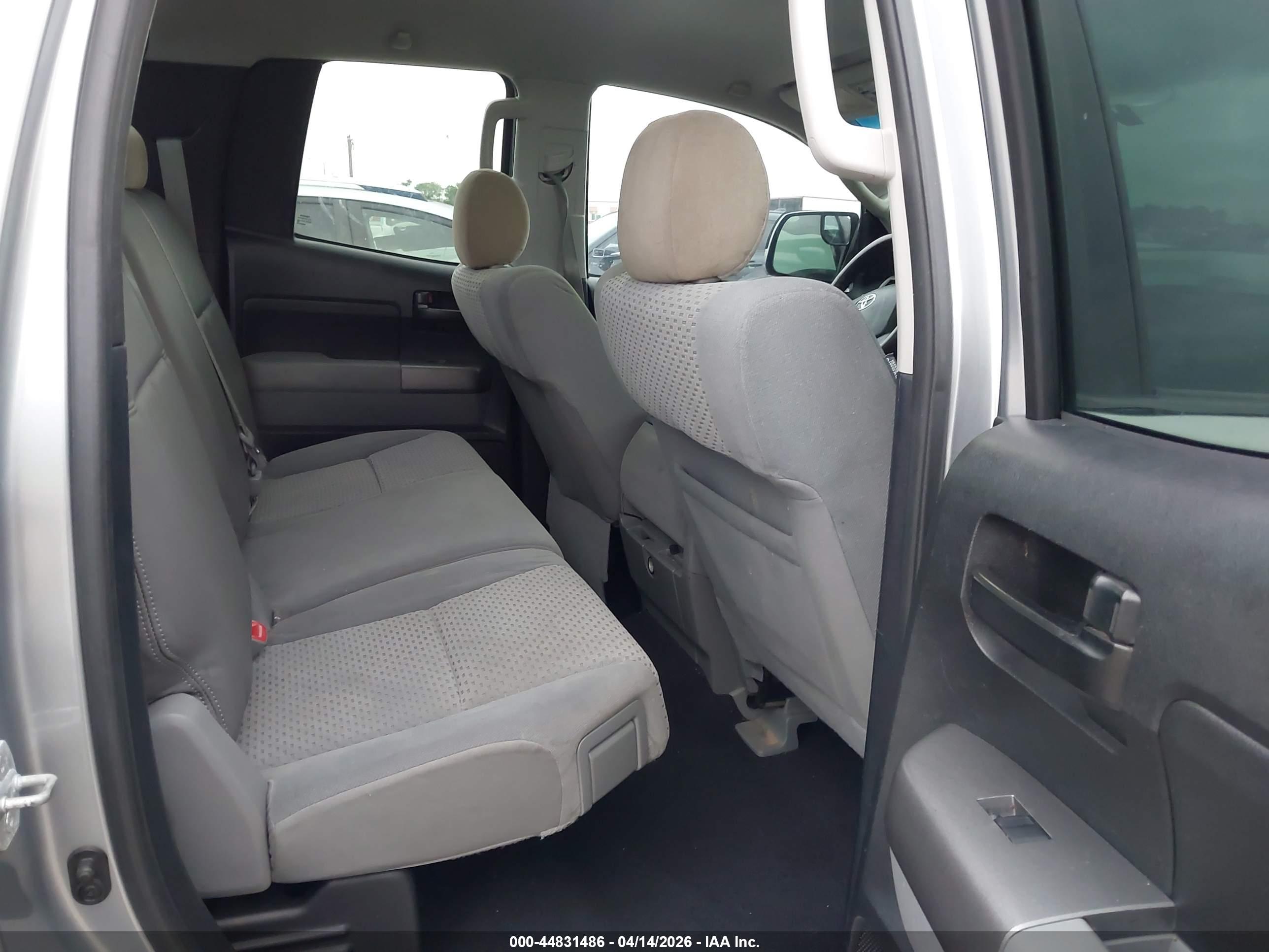 TOYOTA TUNDRA image 8