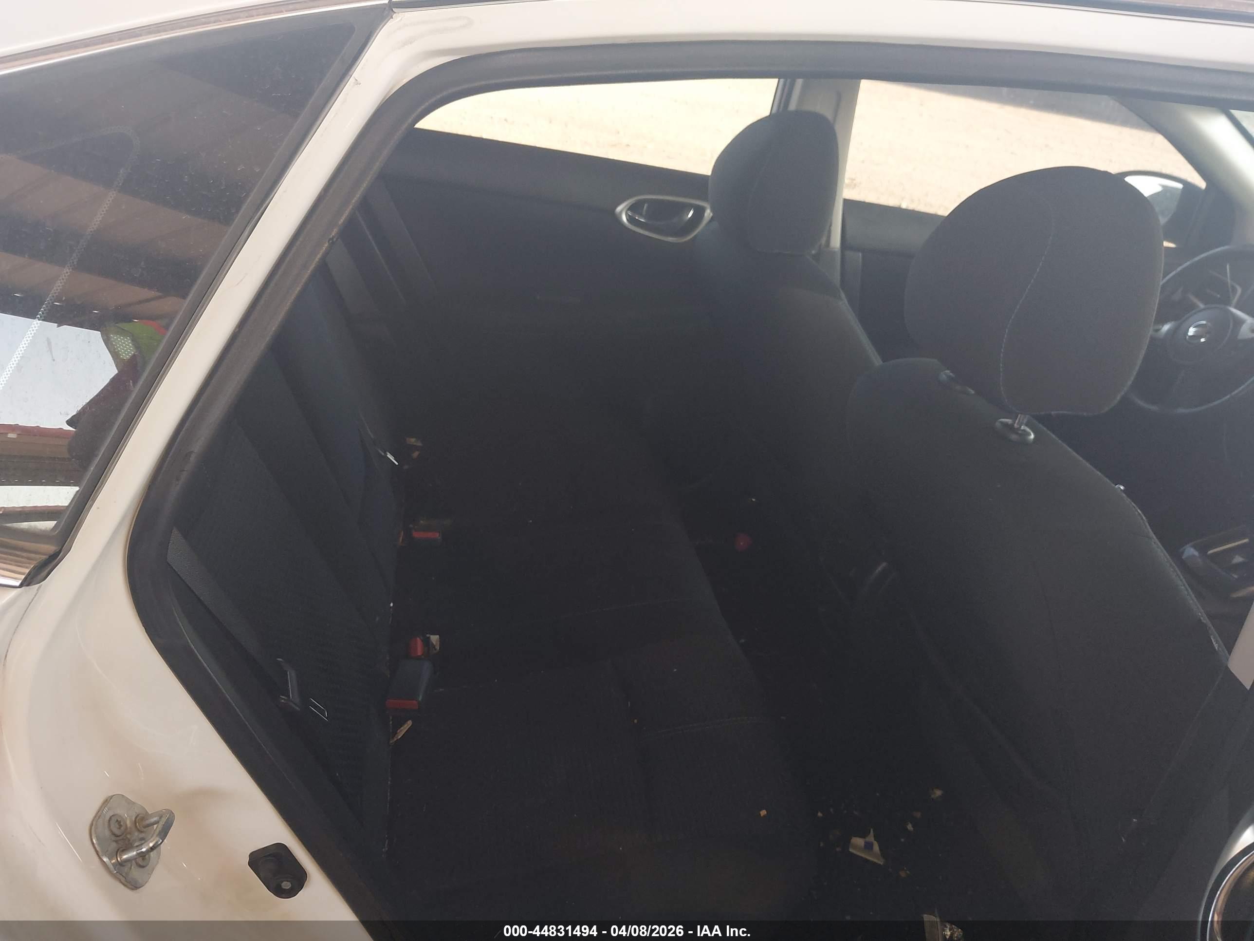 NISSAN SENTRA image 8