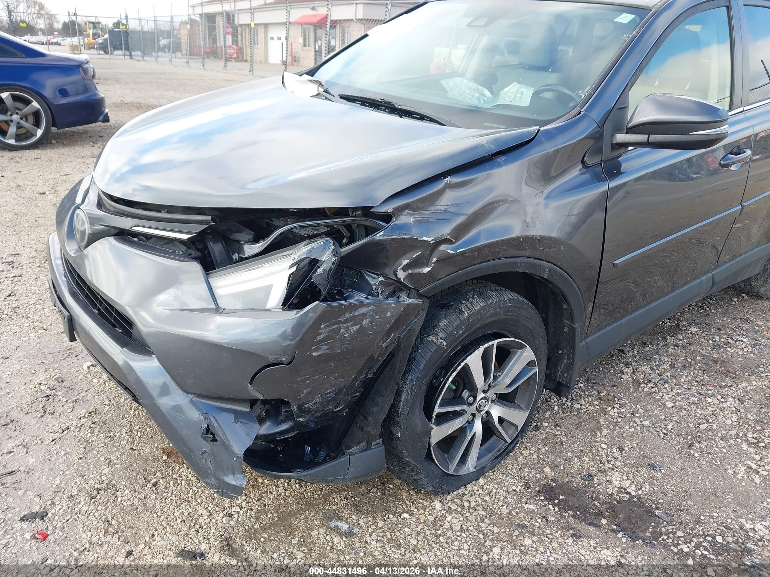 TOYOTA RAV4 image 6
