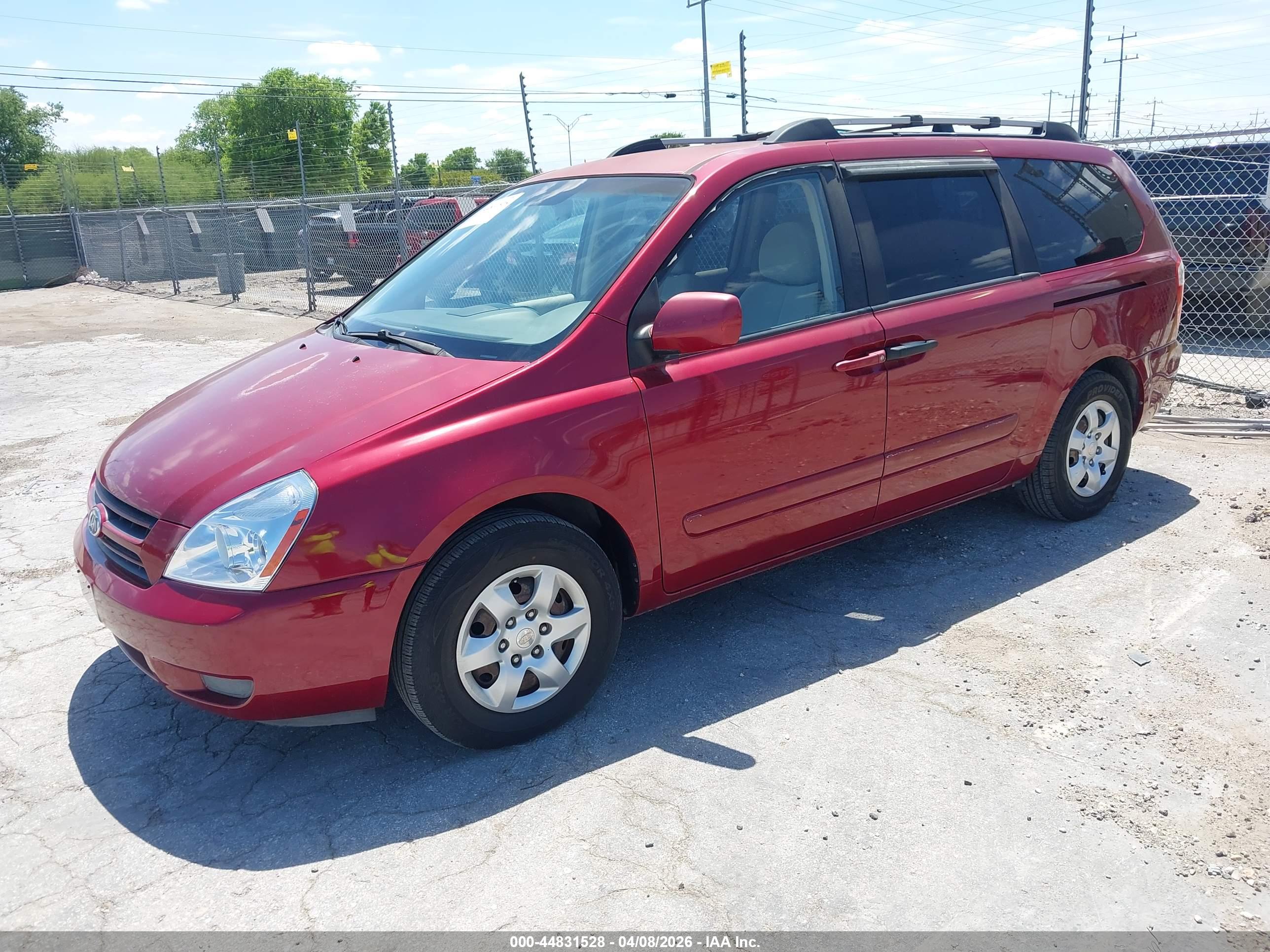 KIA SEDONA image 2