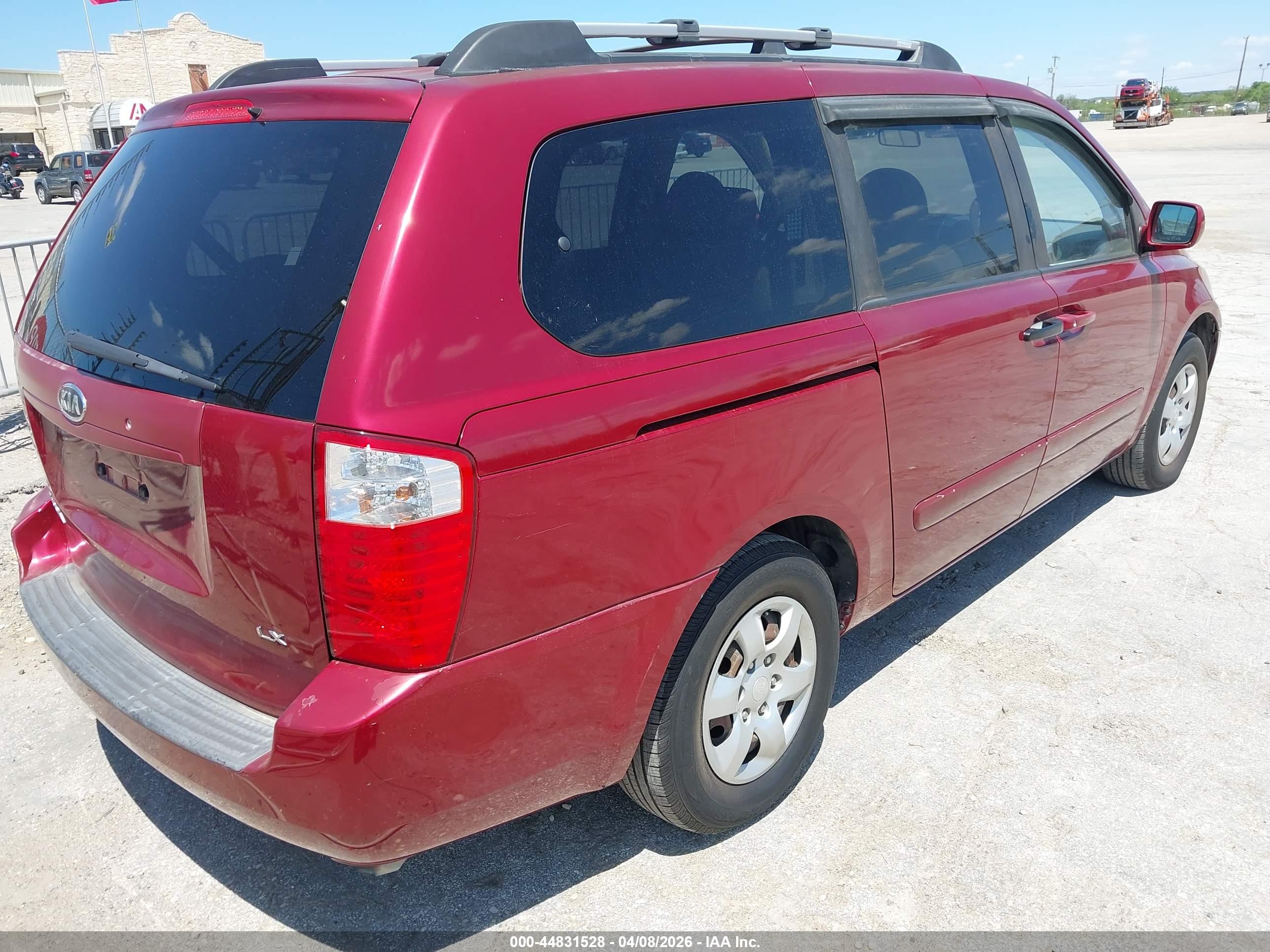 KIA SEDONA image 4