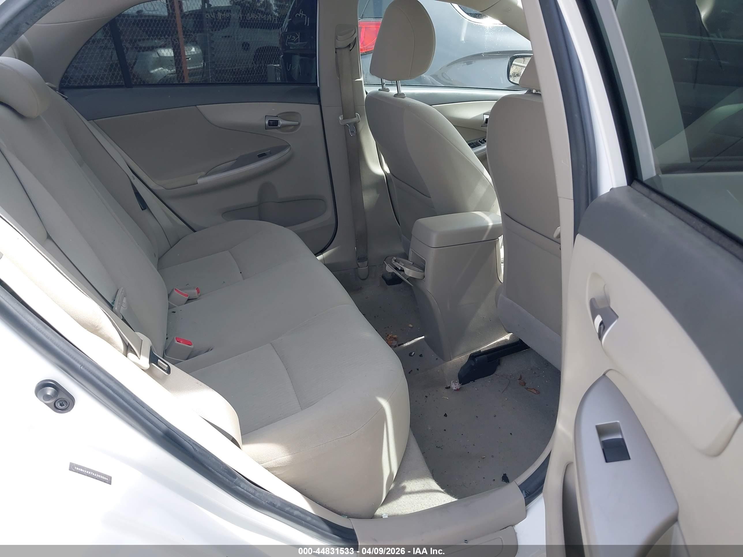 TOYOTA COROLLA image 8