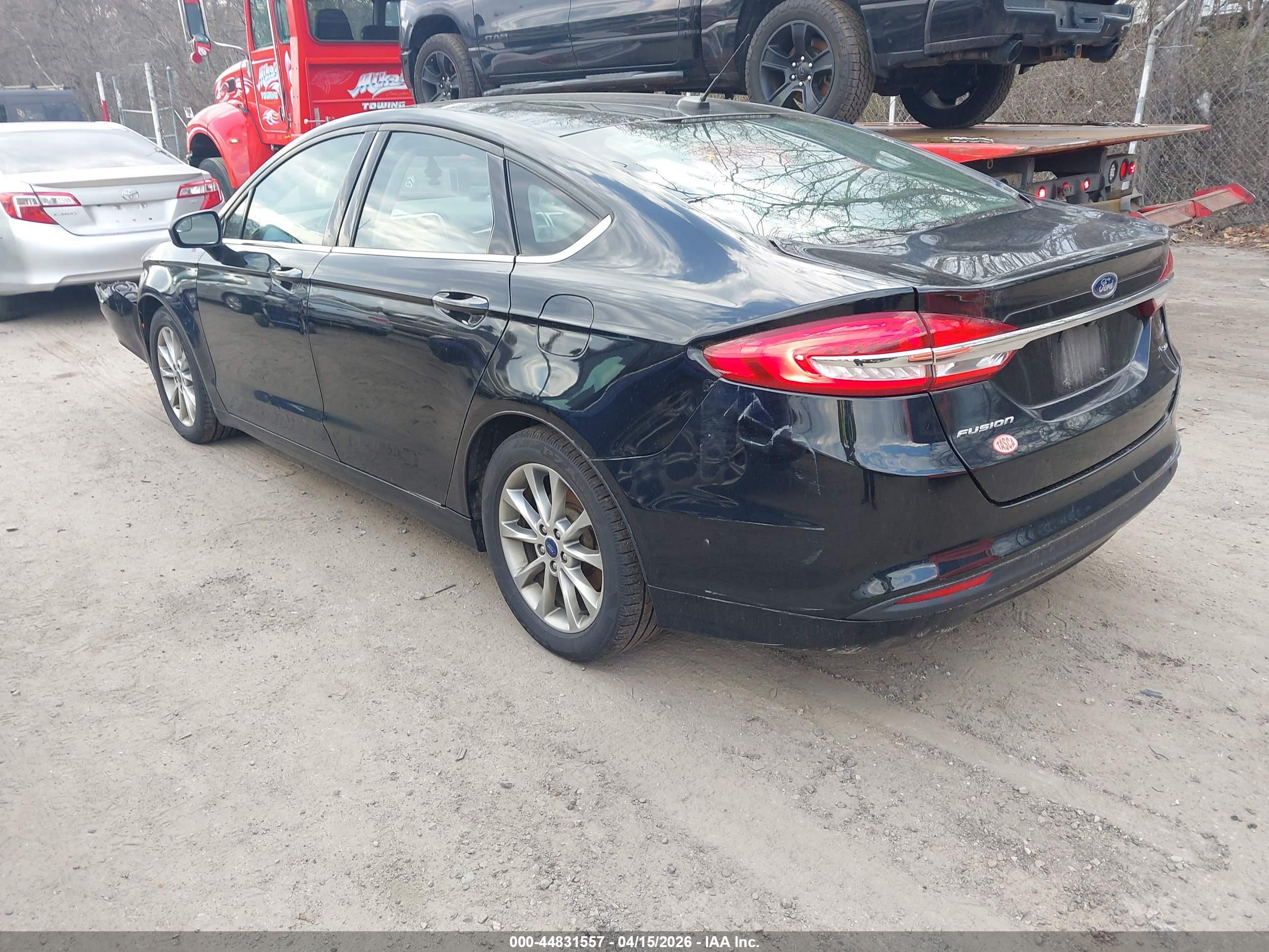 FORD FUSION image 3