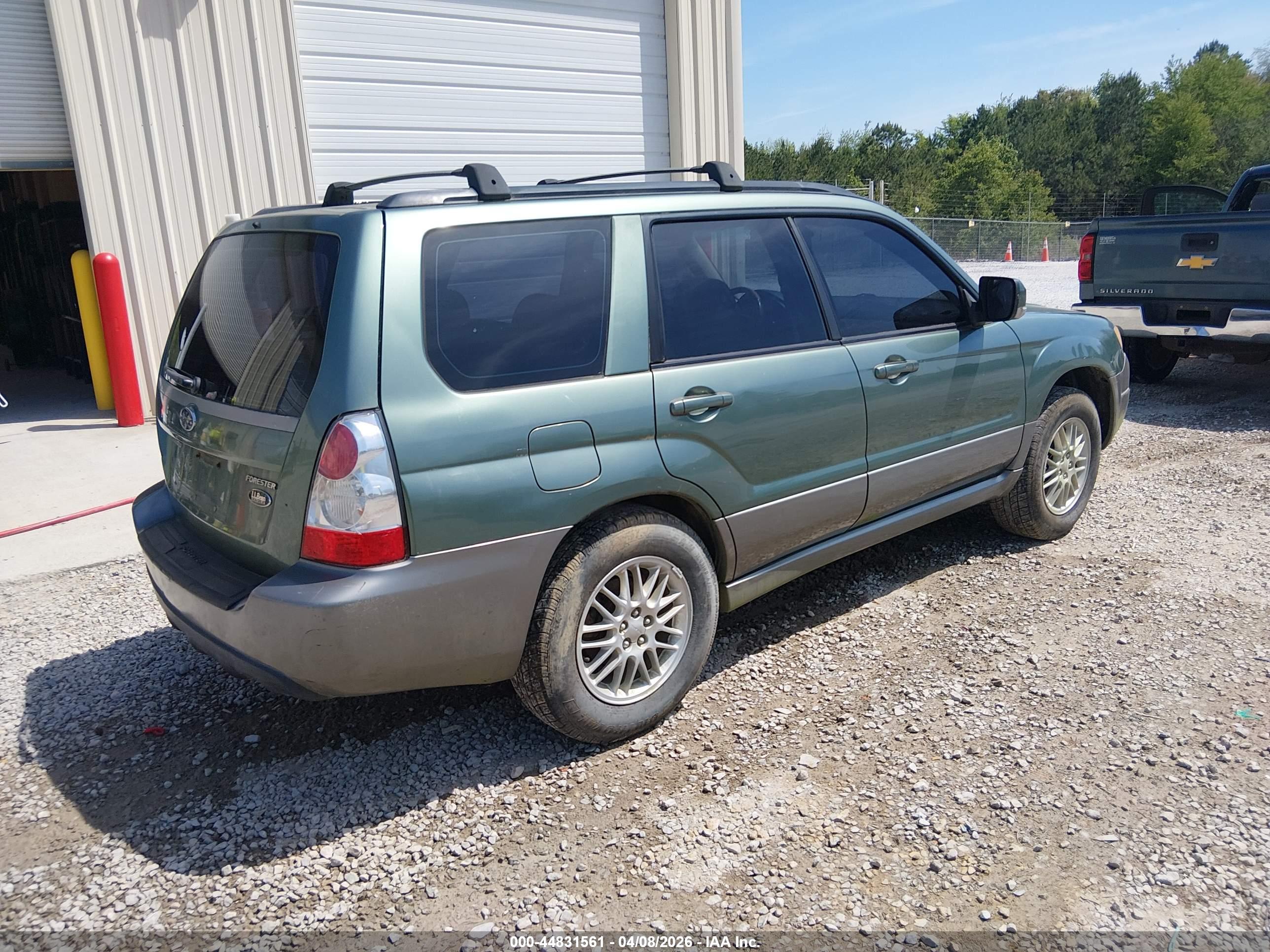 SUBARU FORESTER image 4