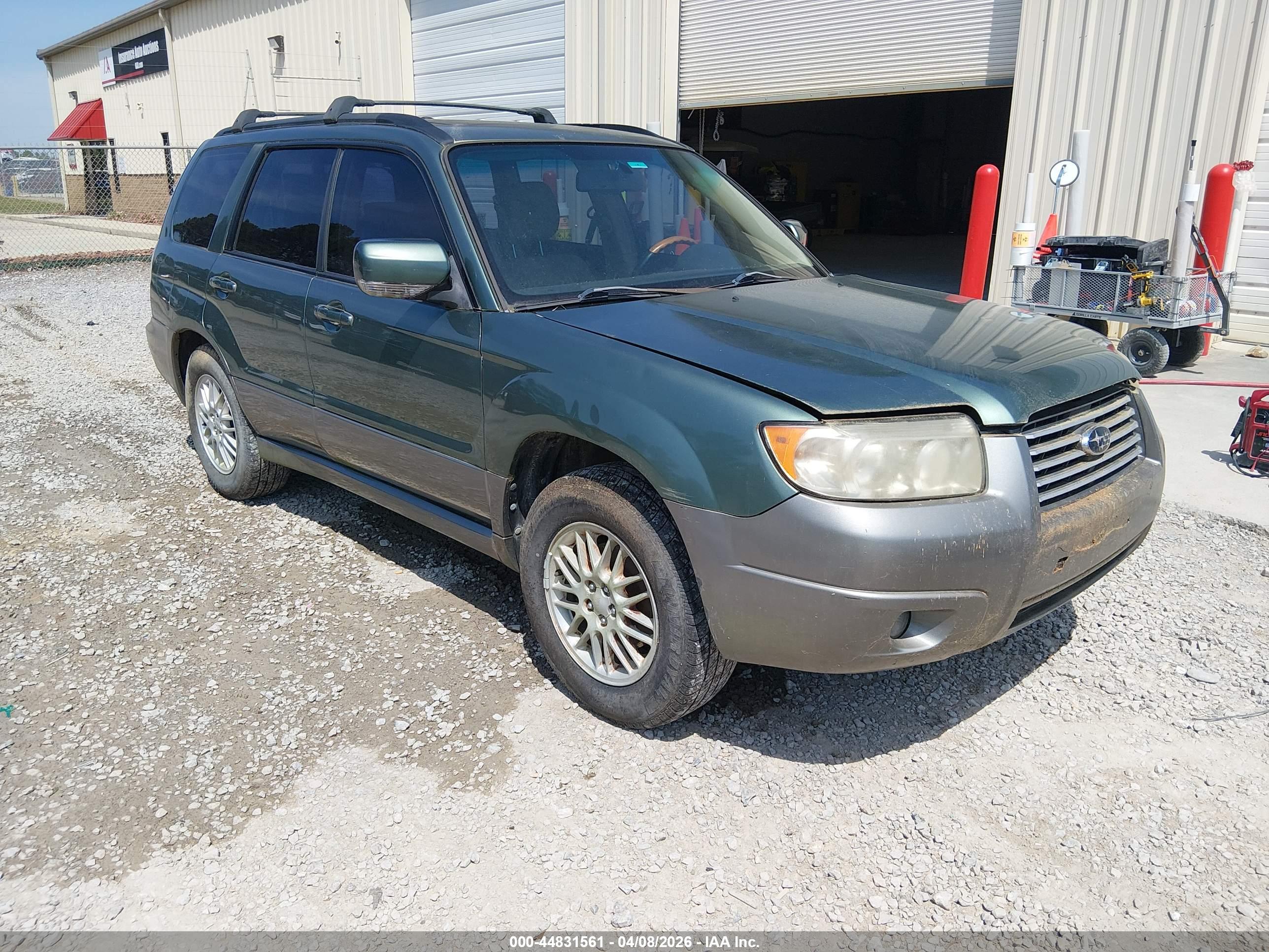SUBARU FORESTER image 6