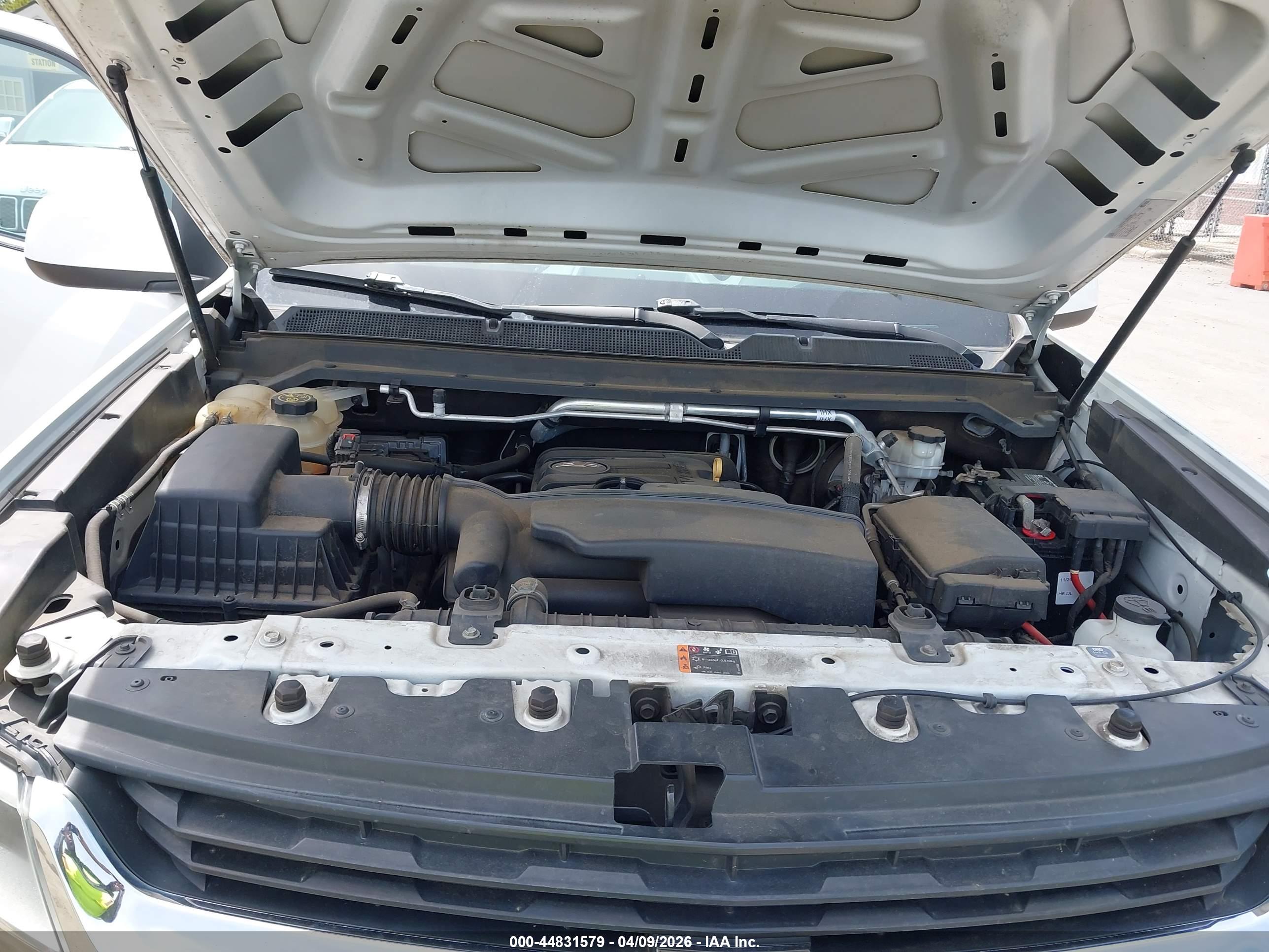 CHEVROLET COLORADO image 10