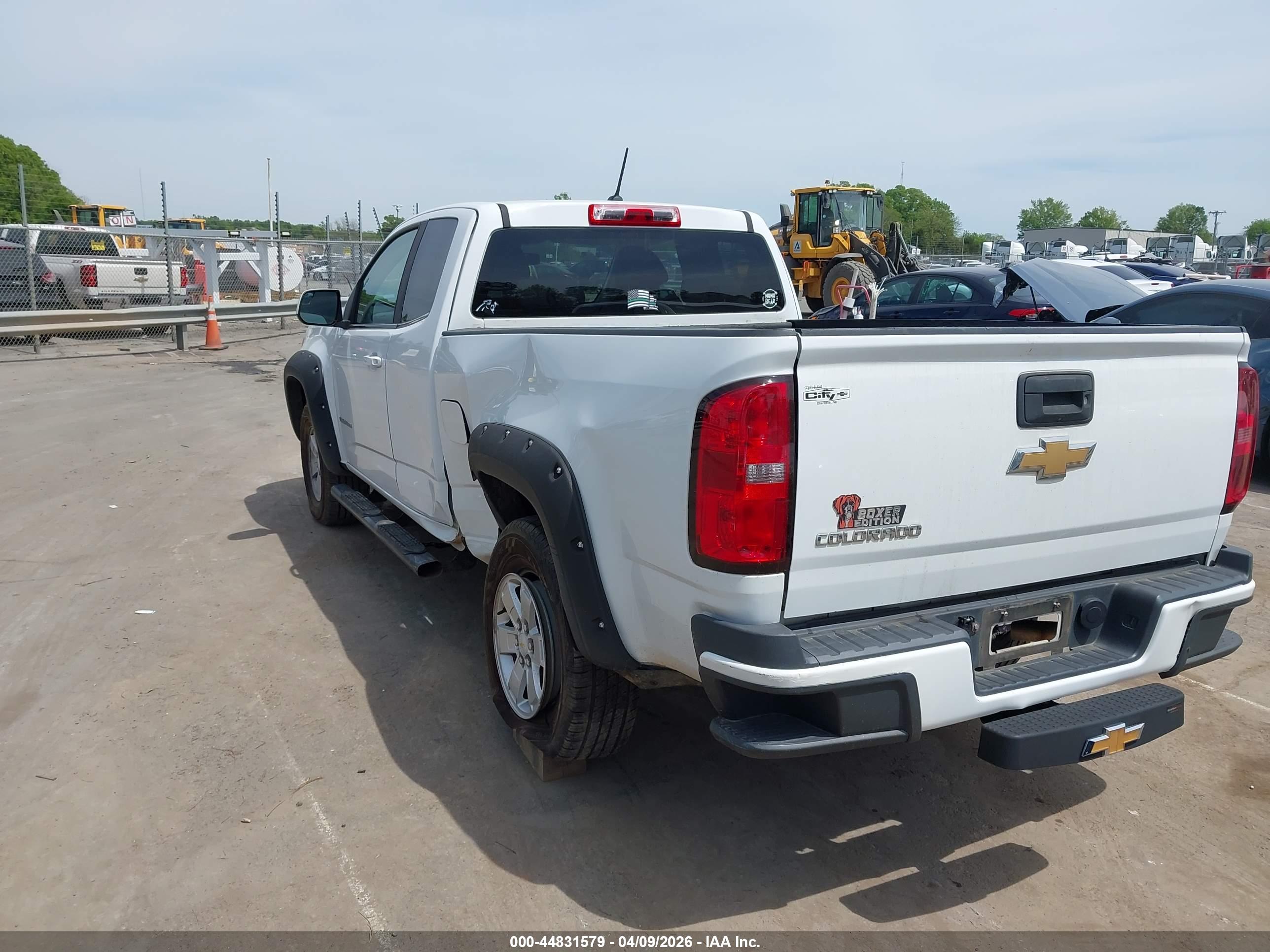 CHEVROLET COLORADO image 3