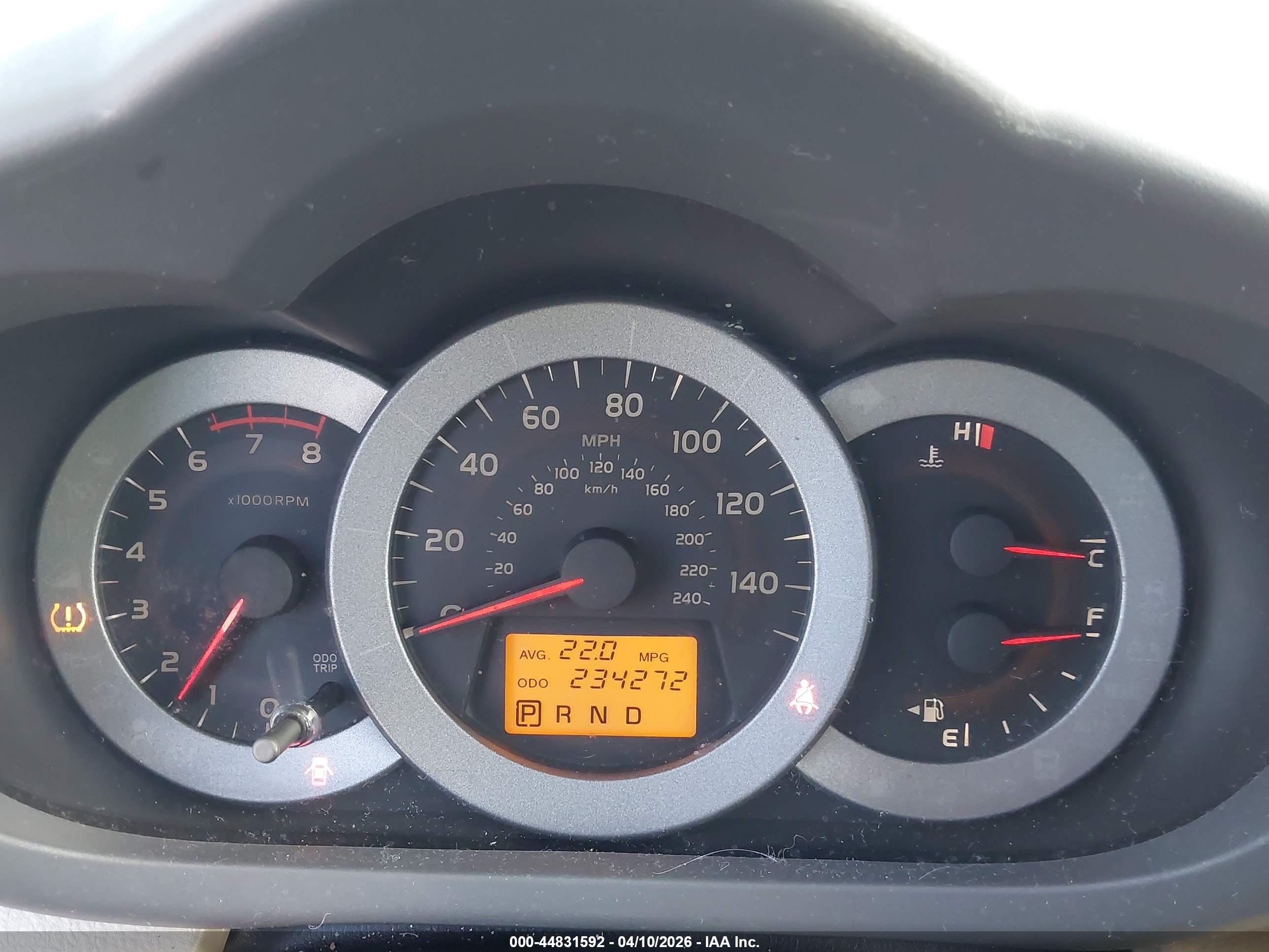 TOYOTA RAV4 image 7