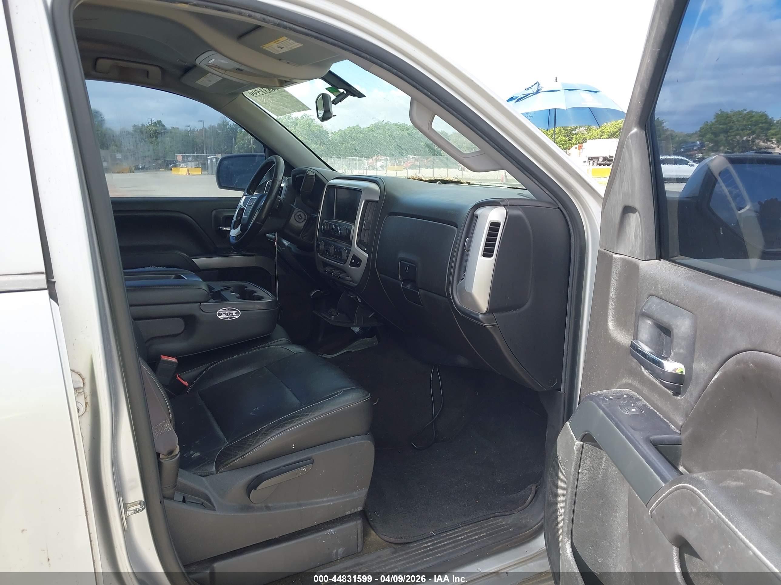 GMC SIERRA image 5