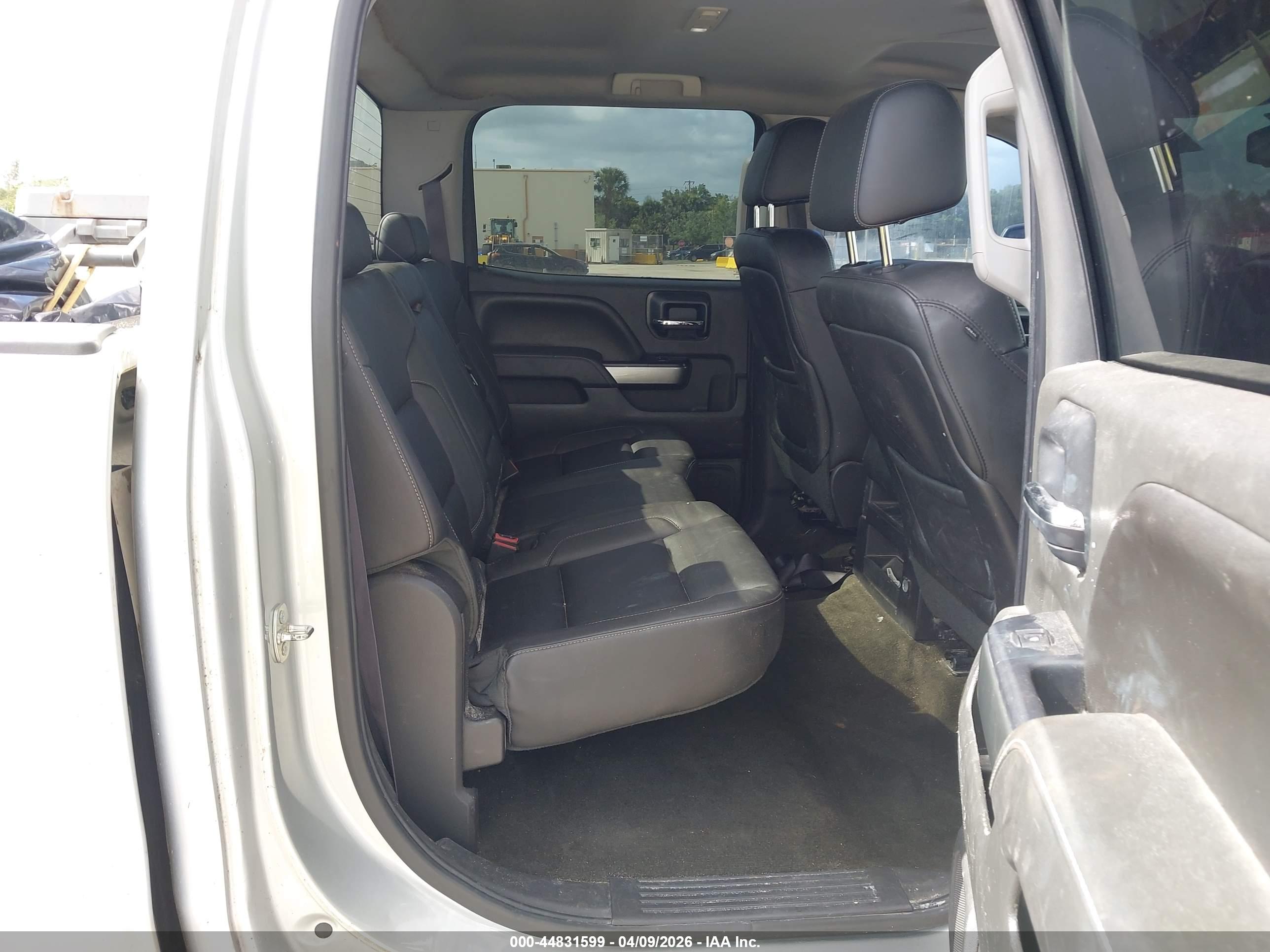 GMC SIERRA image 8