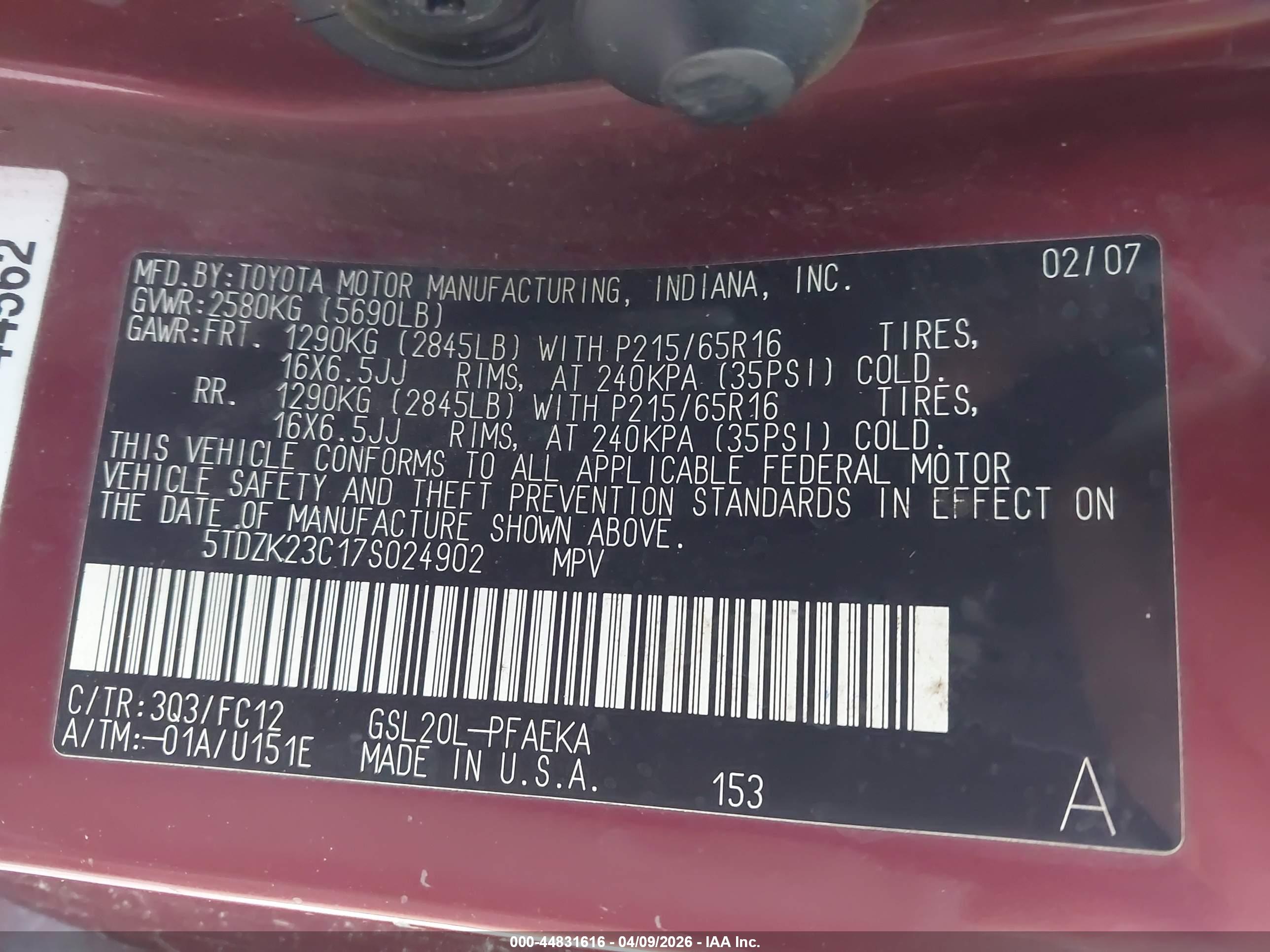 TOYOTA SIENNA image 9