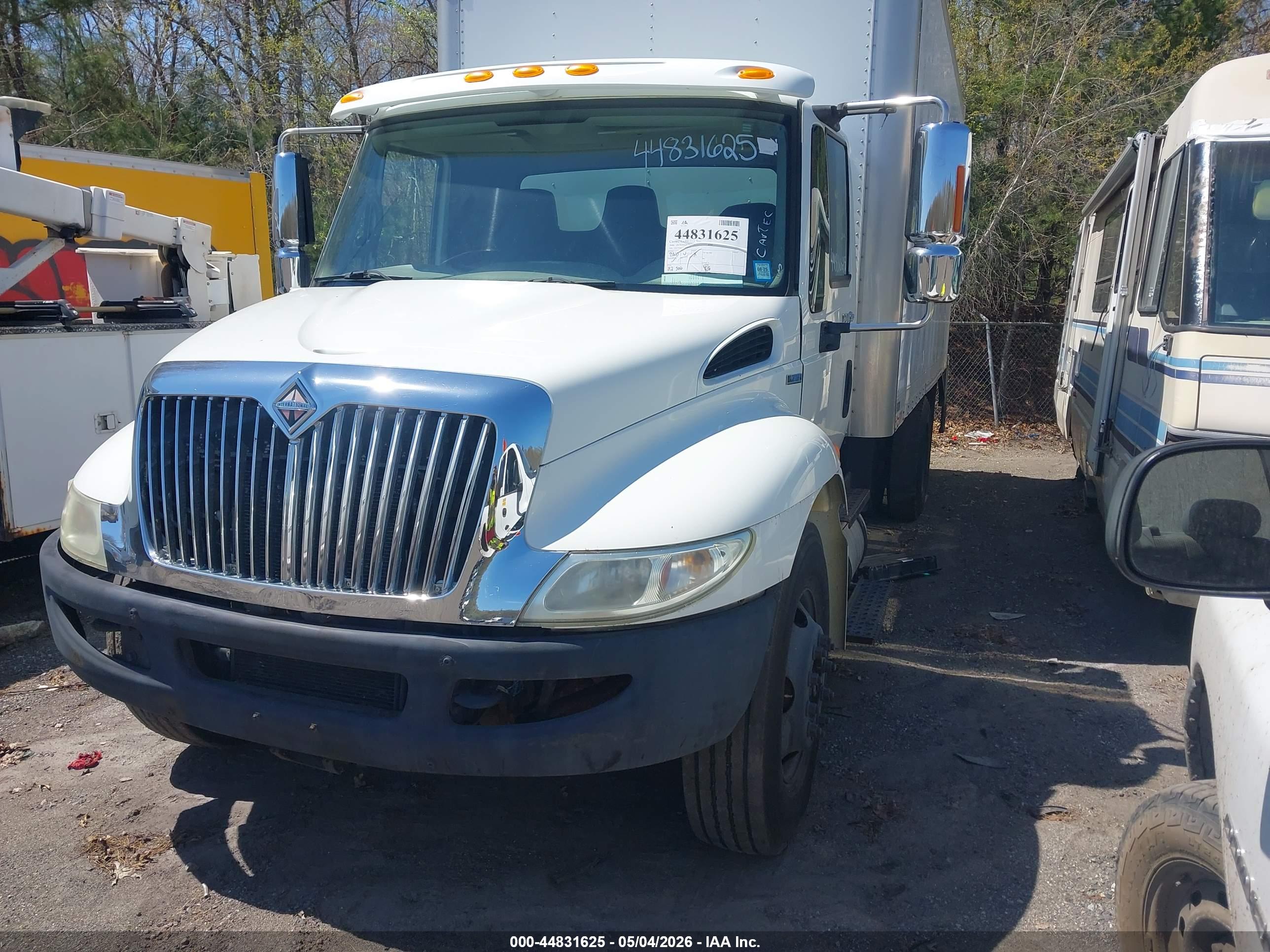 INTERNATIONAL 4000 image 2