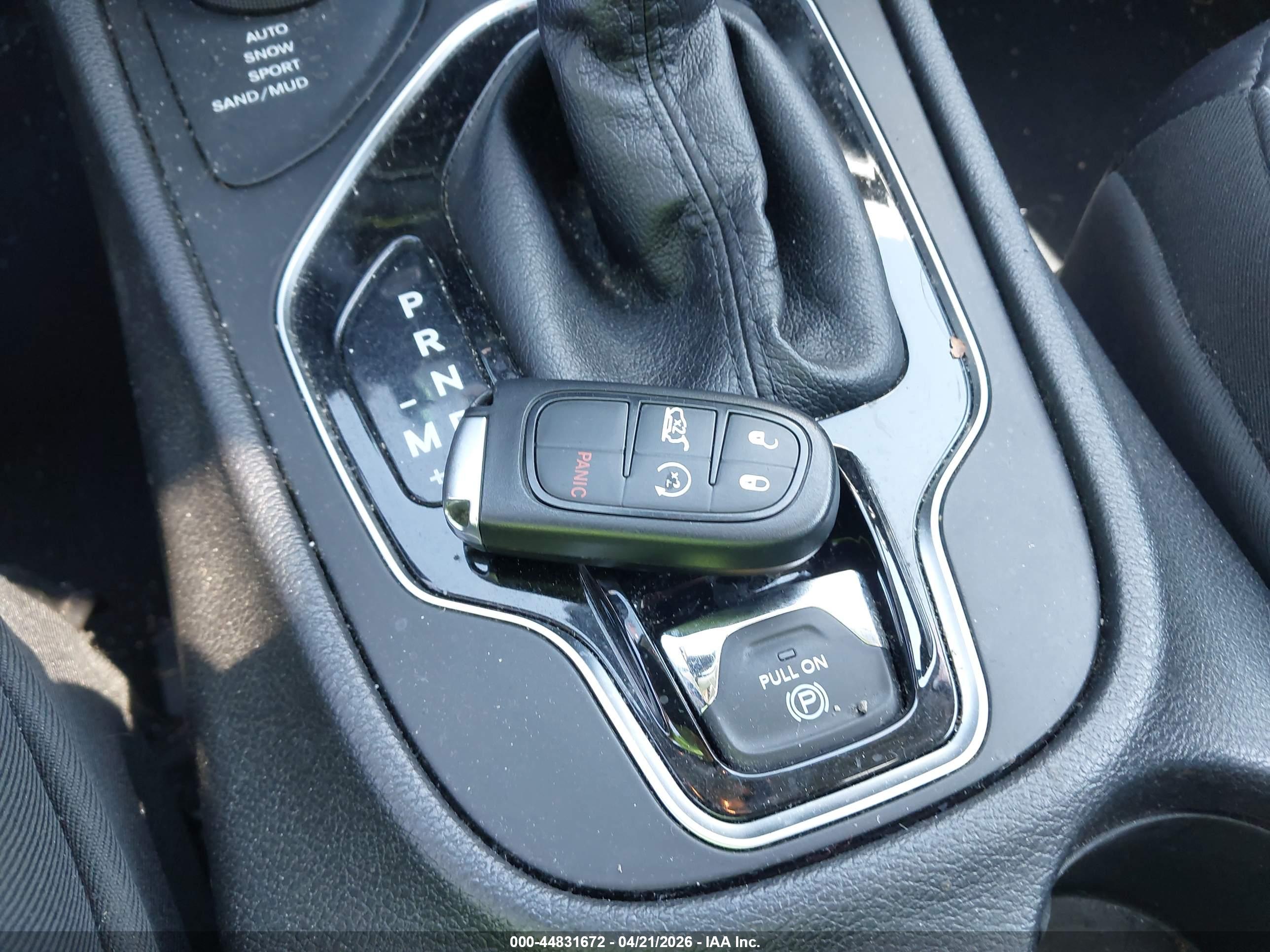 JEEP CHEROKEE image 11