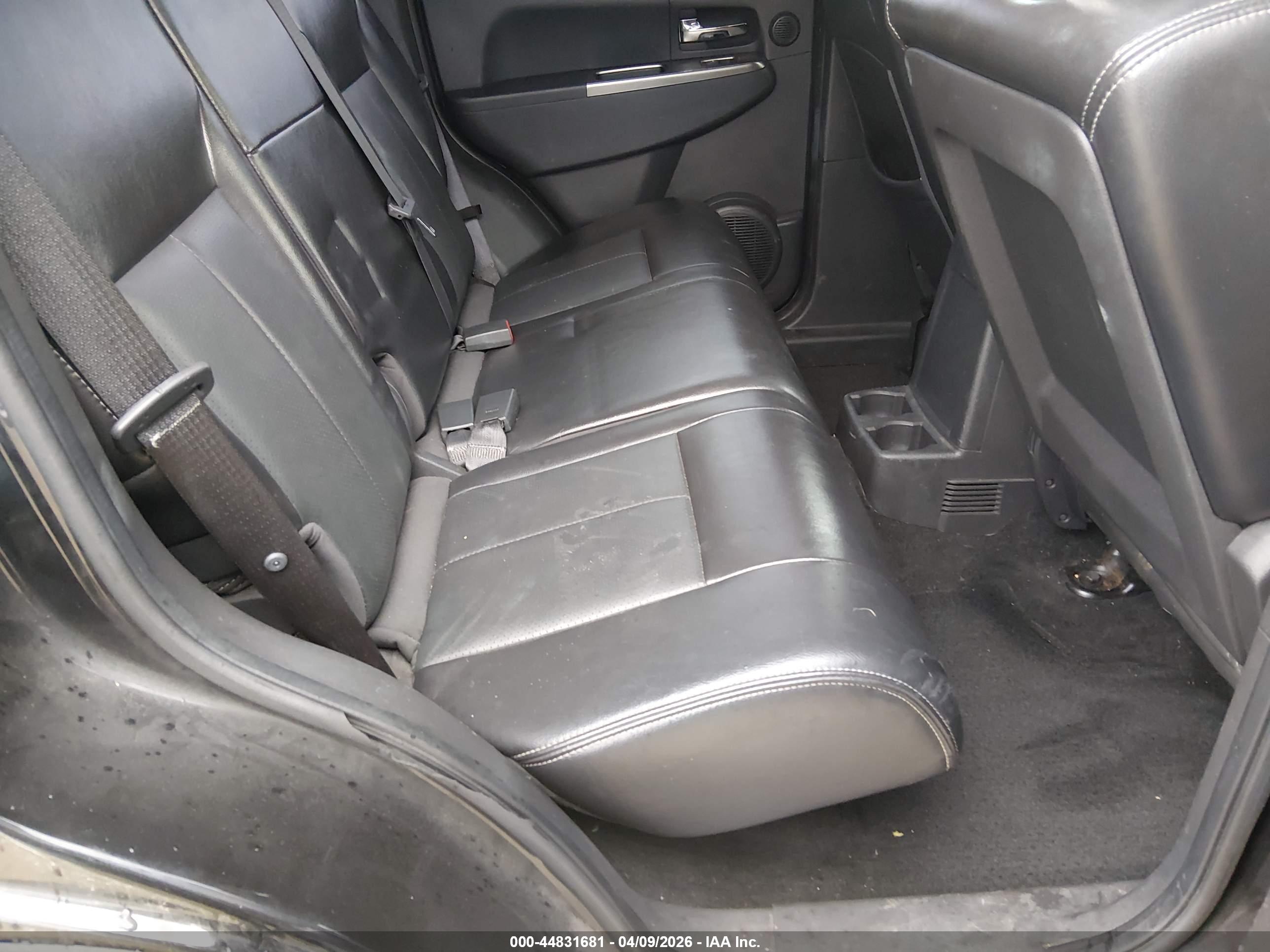 JEEP LIBERTY image 8