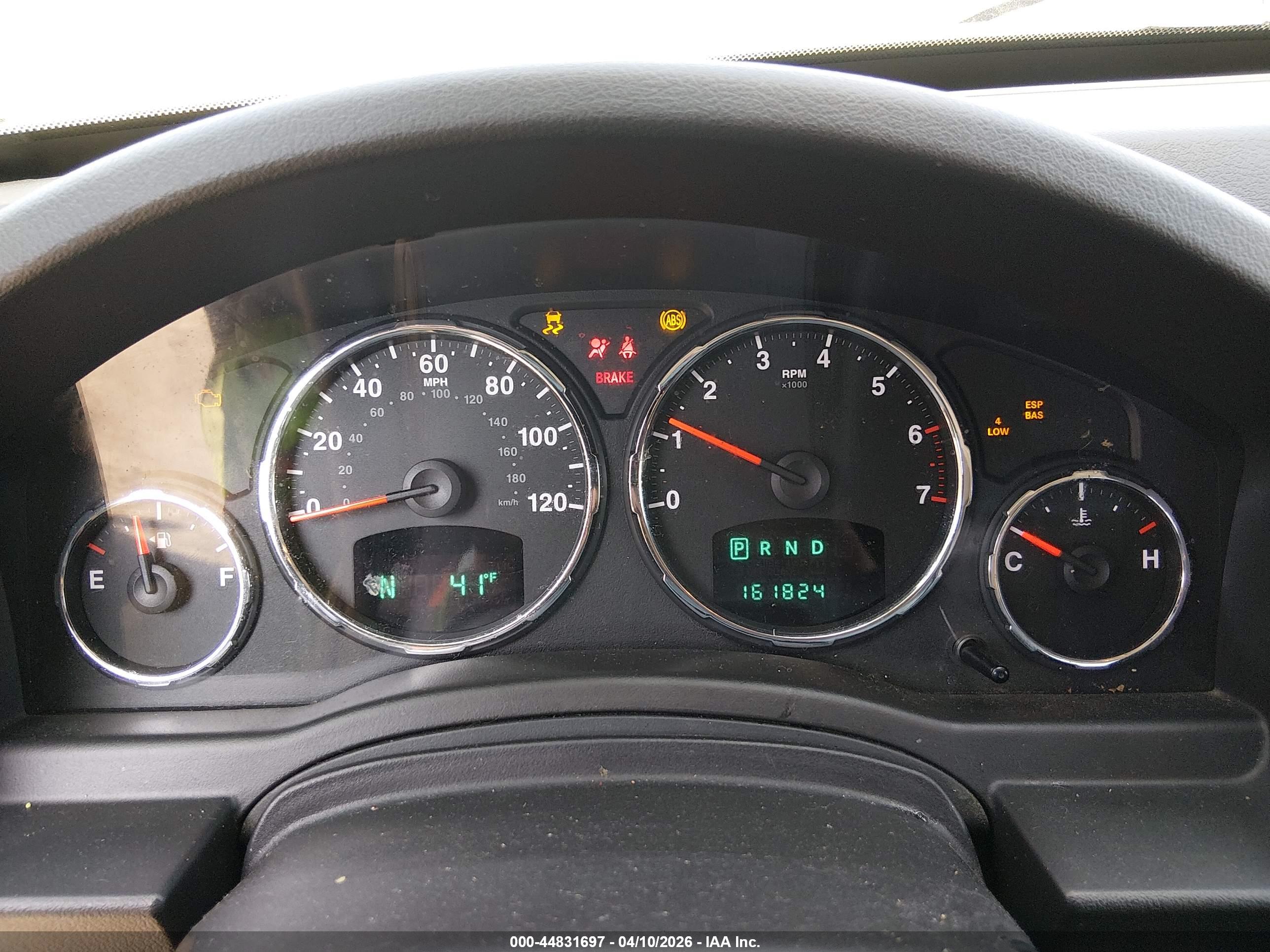 JEEP LIBERTY image 7