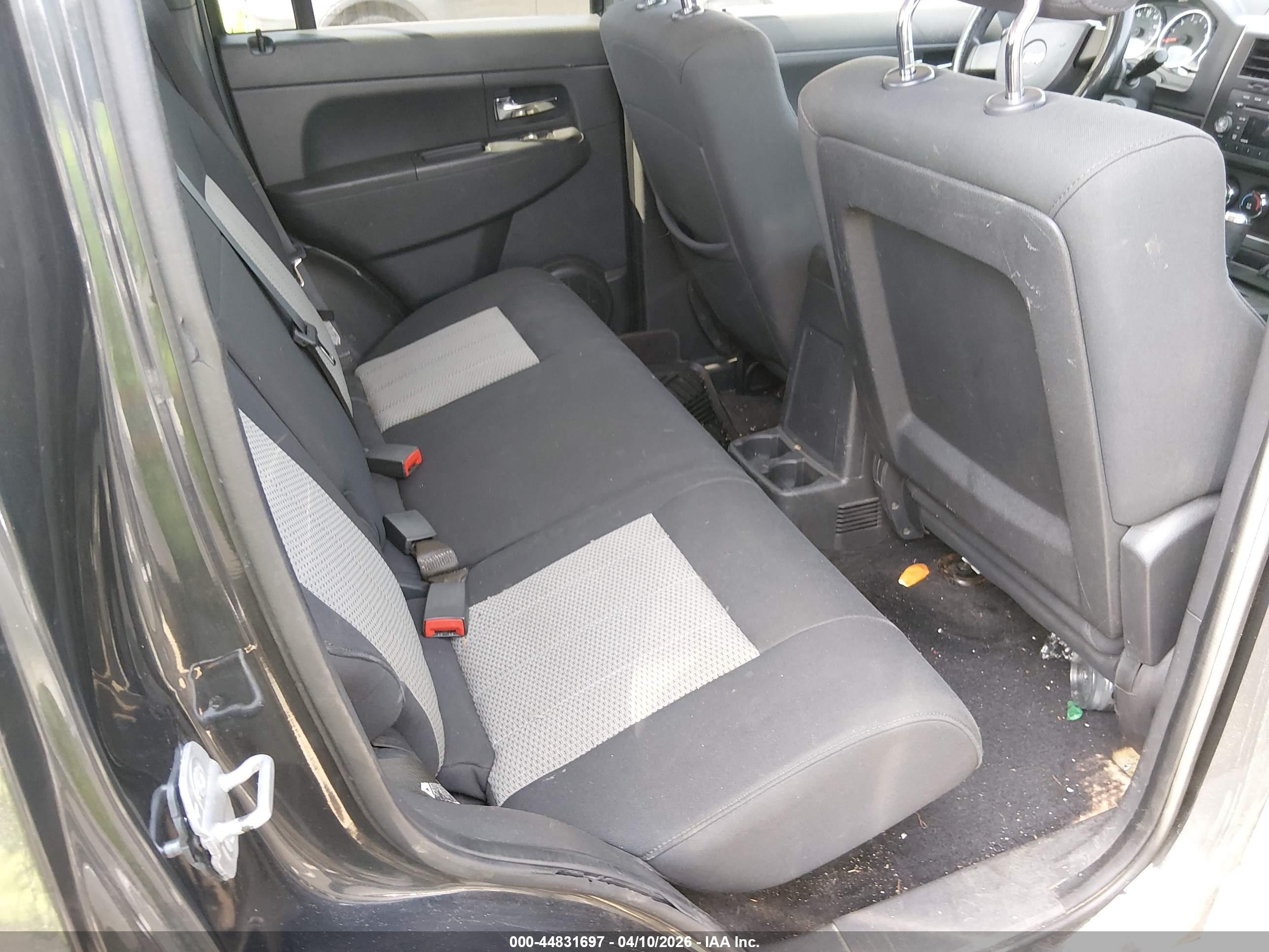 JEEP LIBERTY image 8
