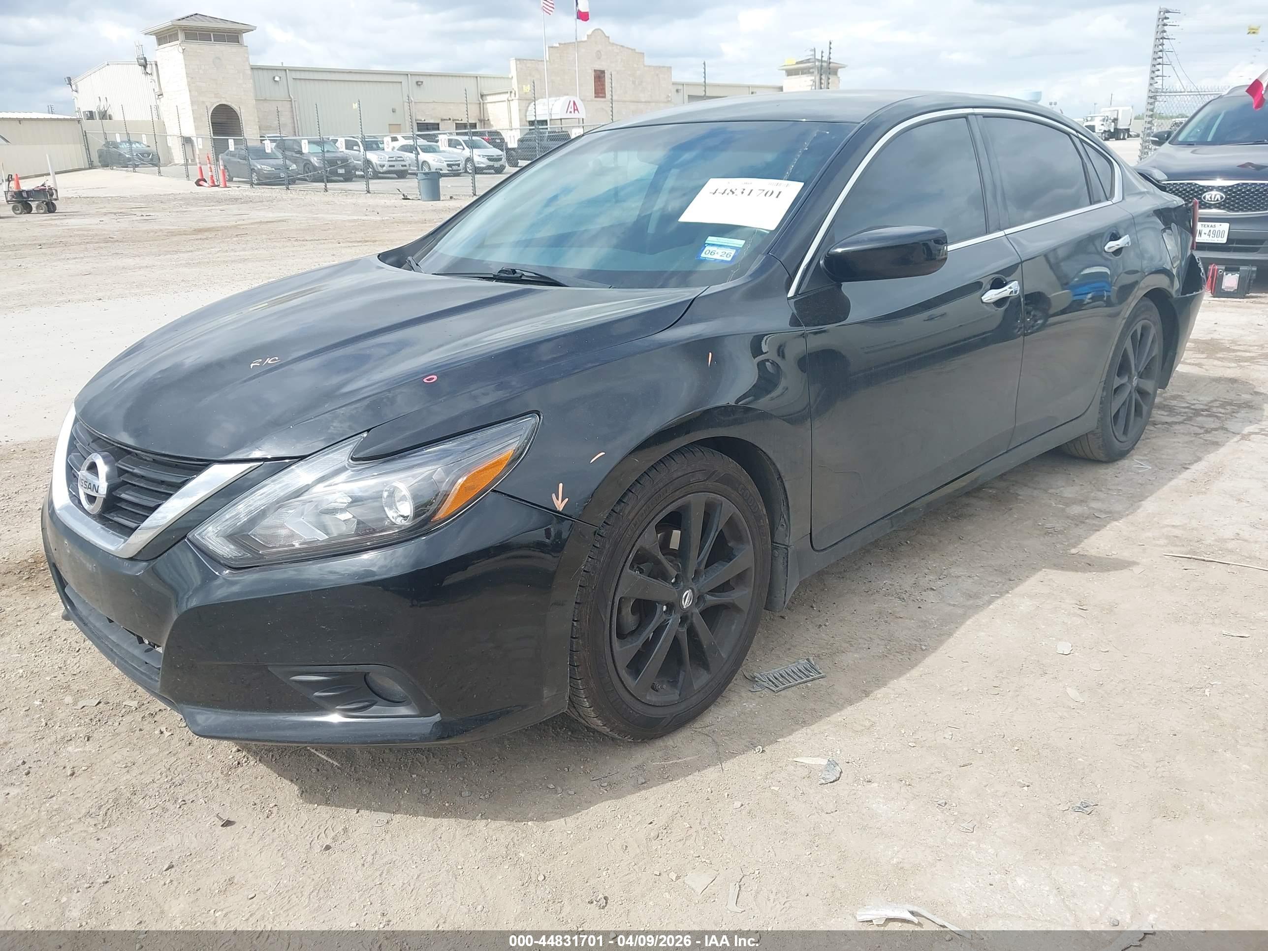 NISSAN ALTIMA image 2