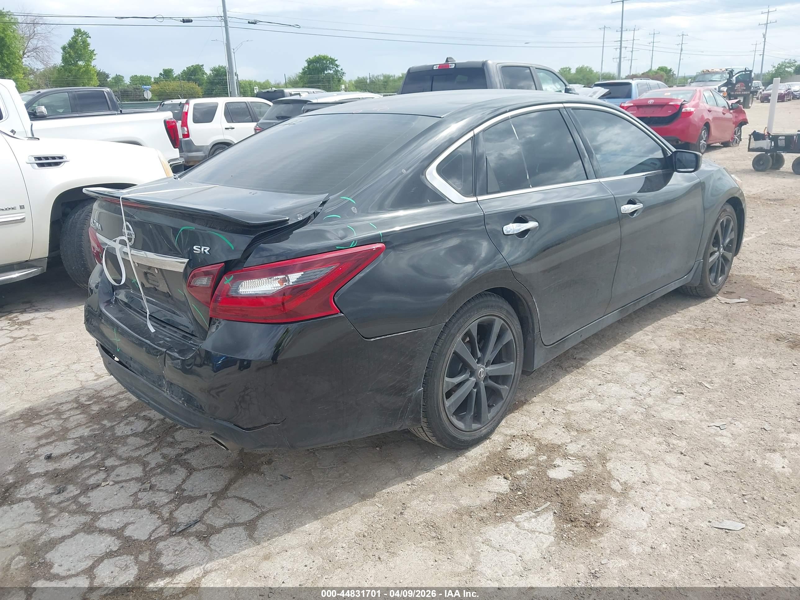 NISSAN ALTIMA image 4