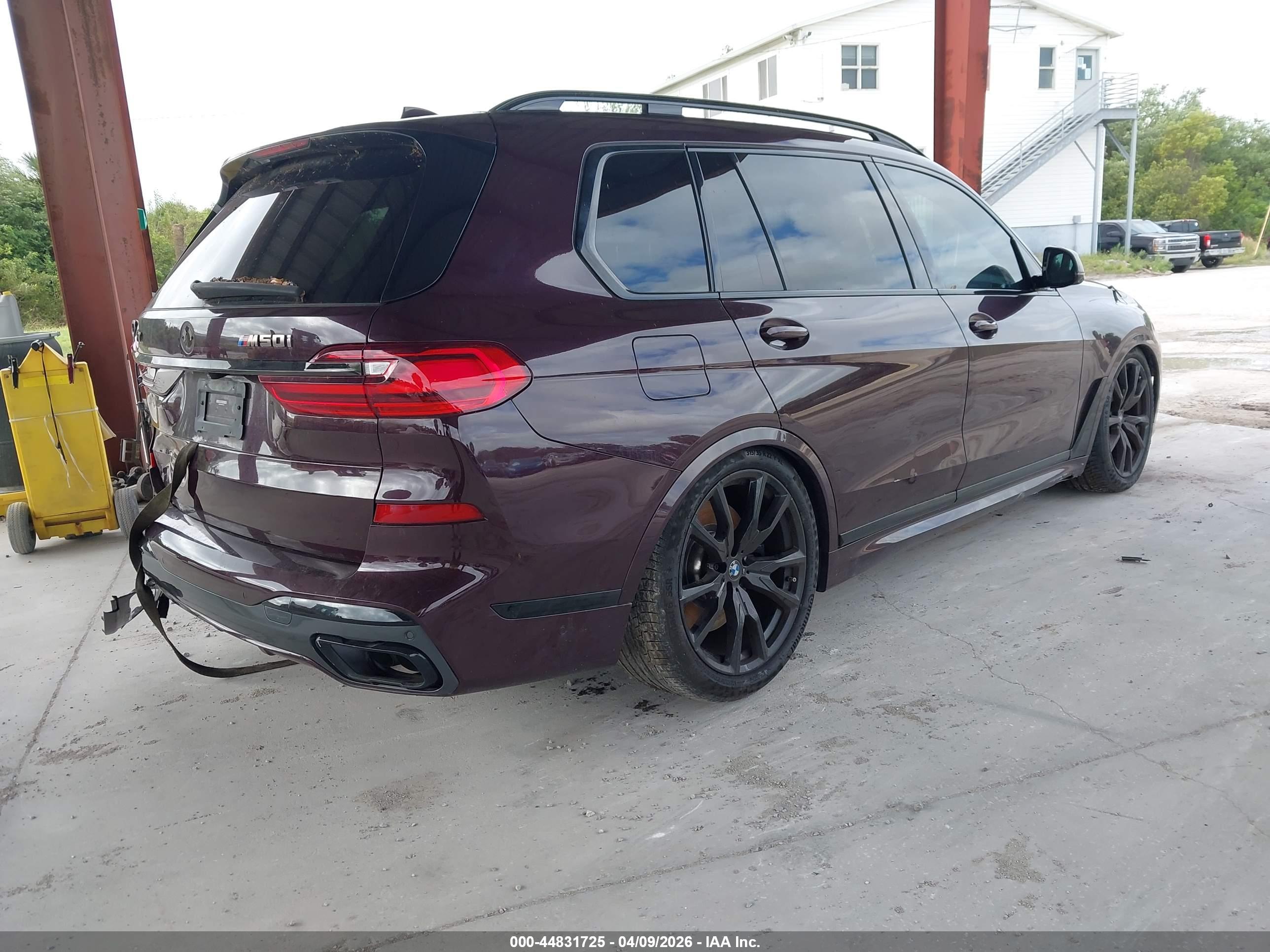 BMW X7 image 4