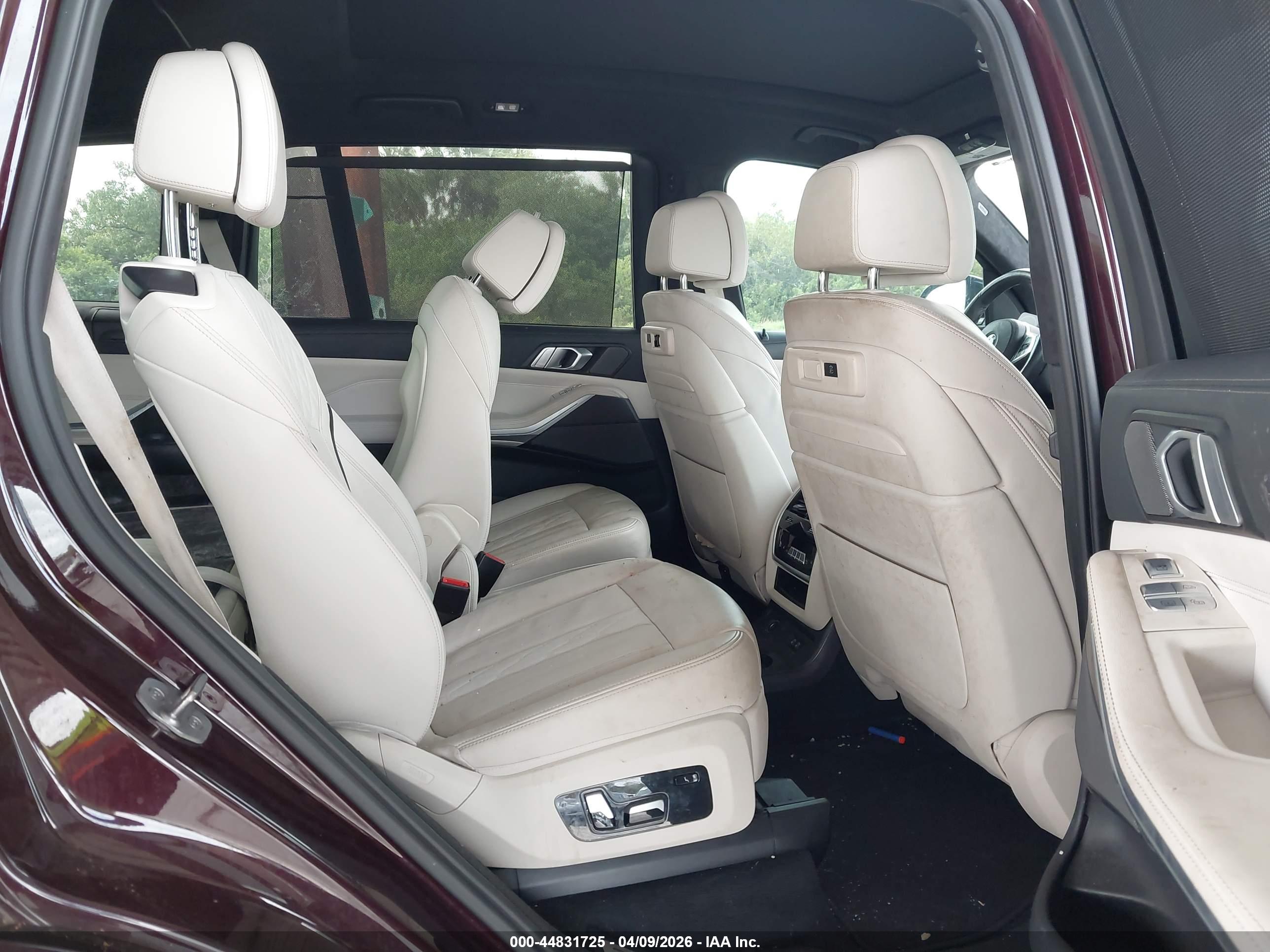 BMW X7 image 8