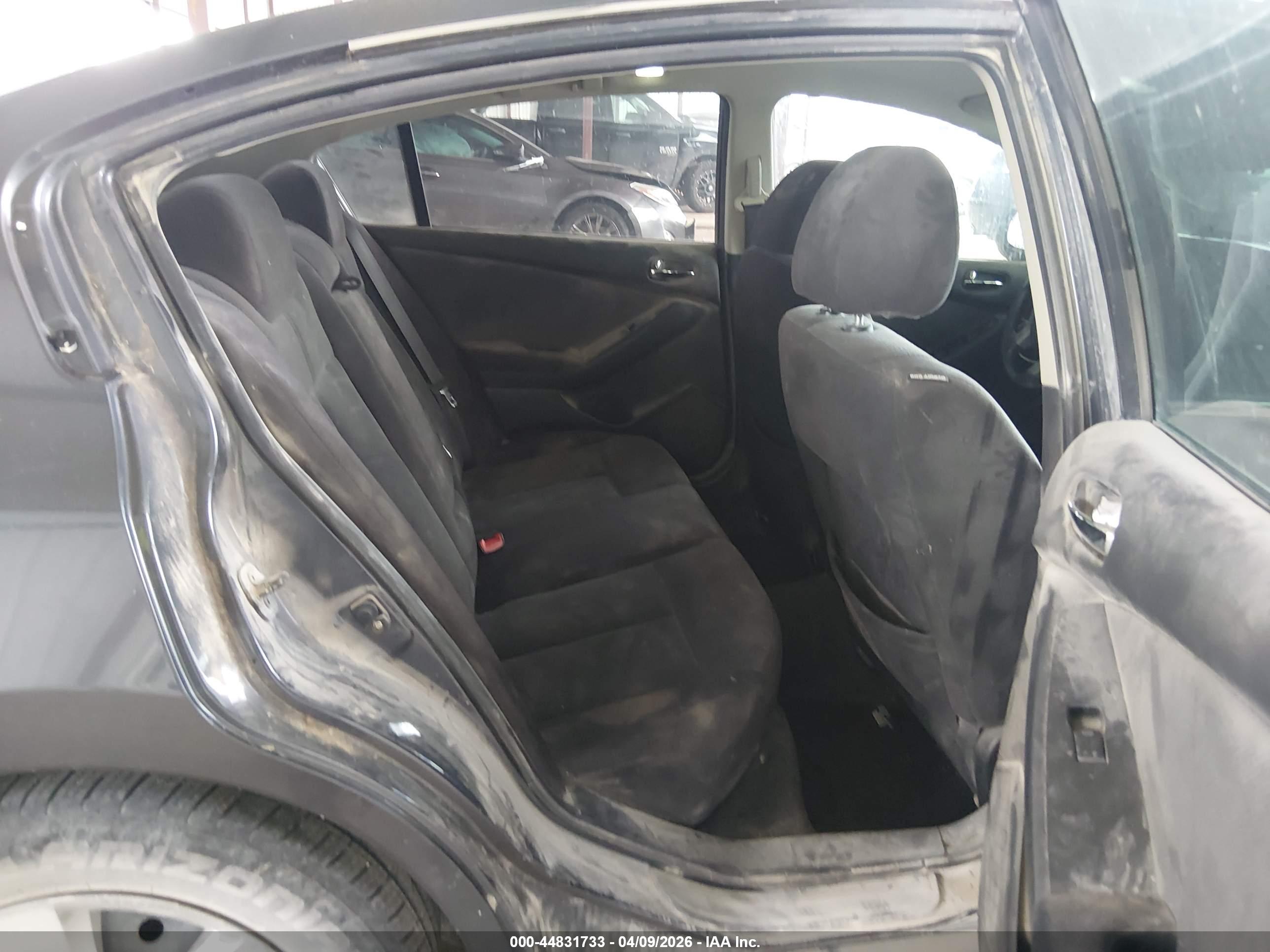 NISSAN ALTIMA image 8