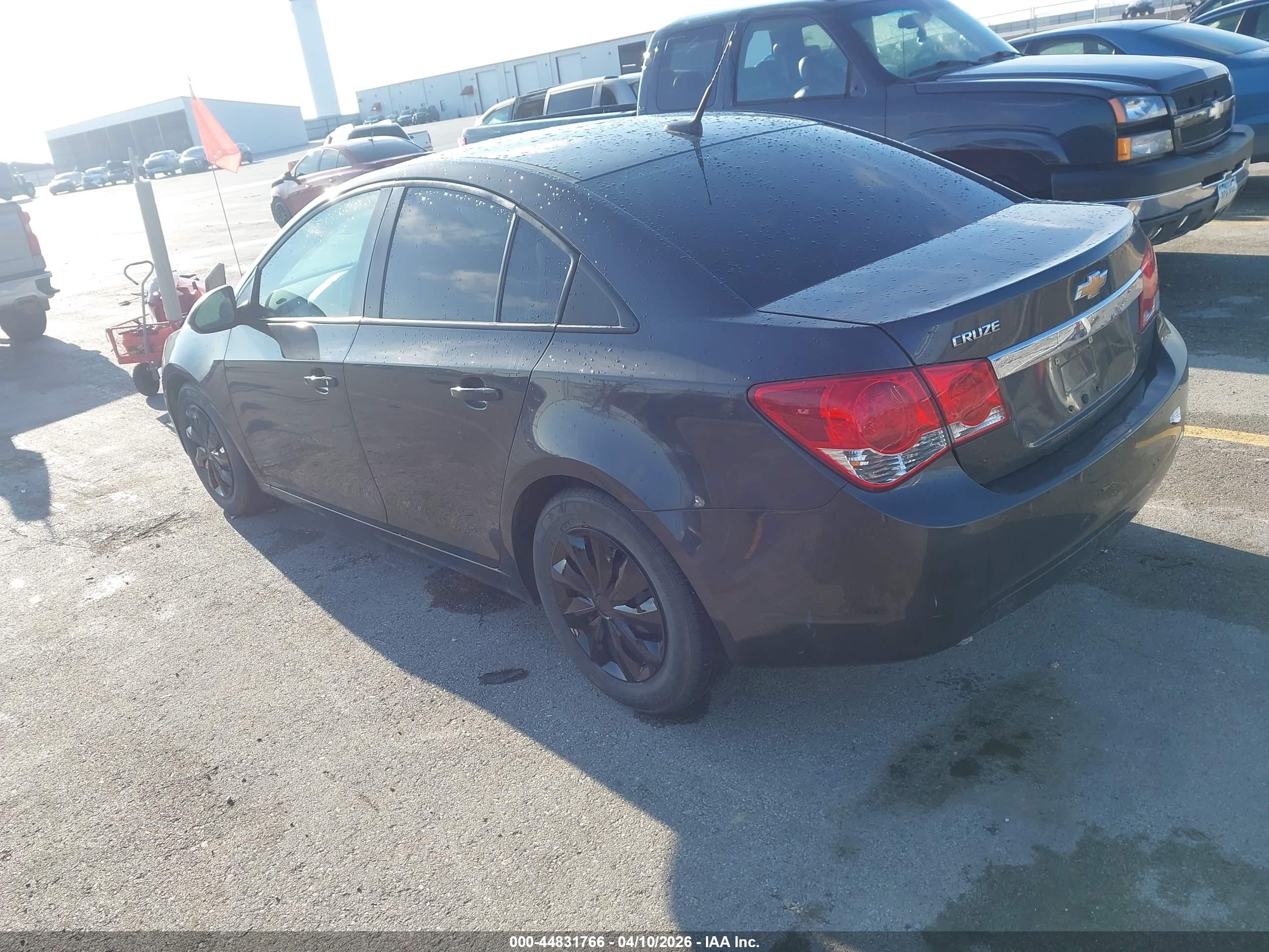 CHEVROLET CRUZE image 3