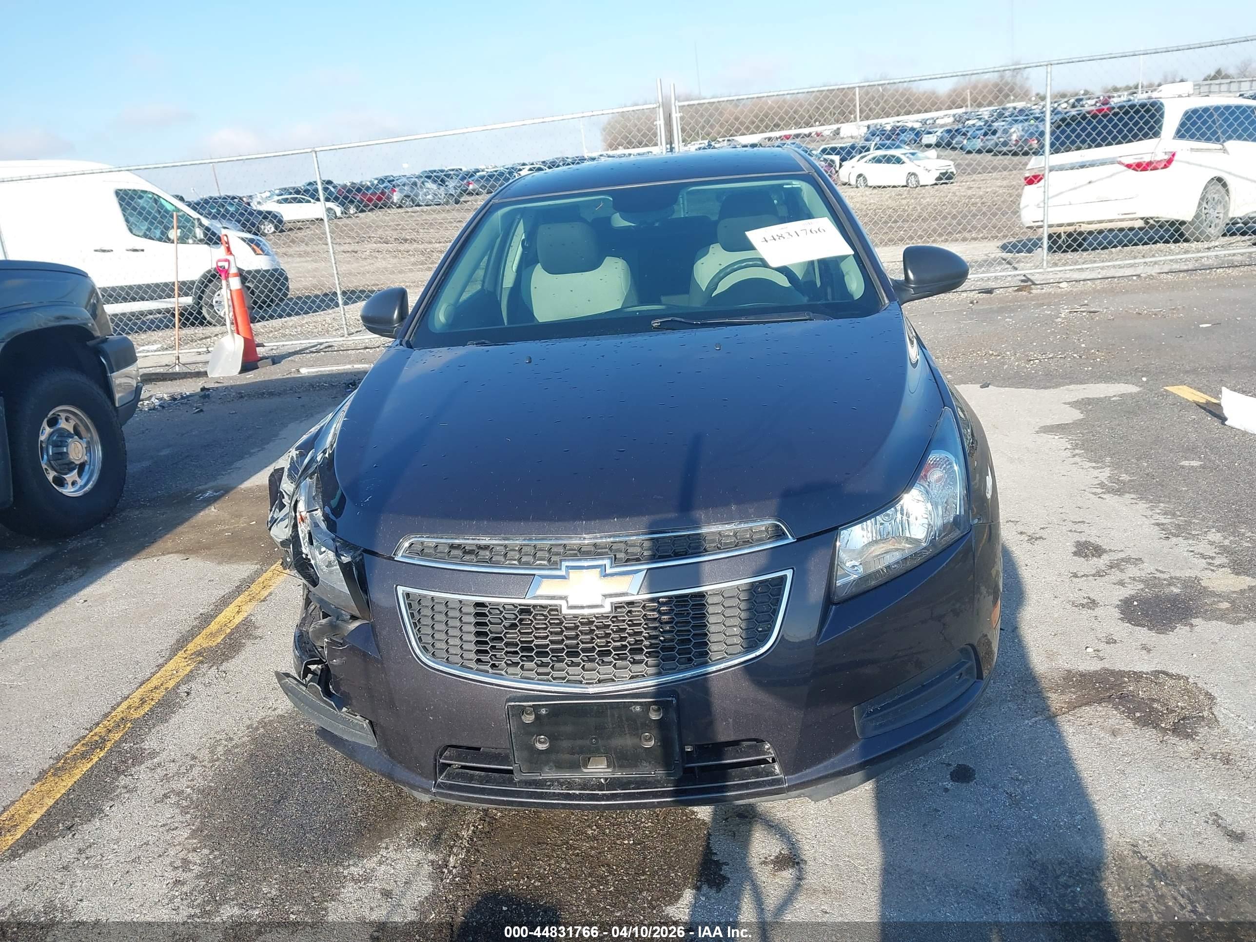 CHEVROLET CRUZE image 6