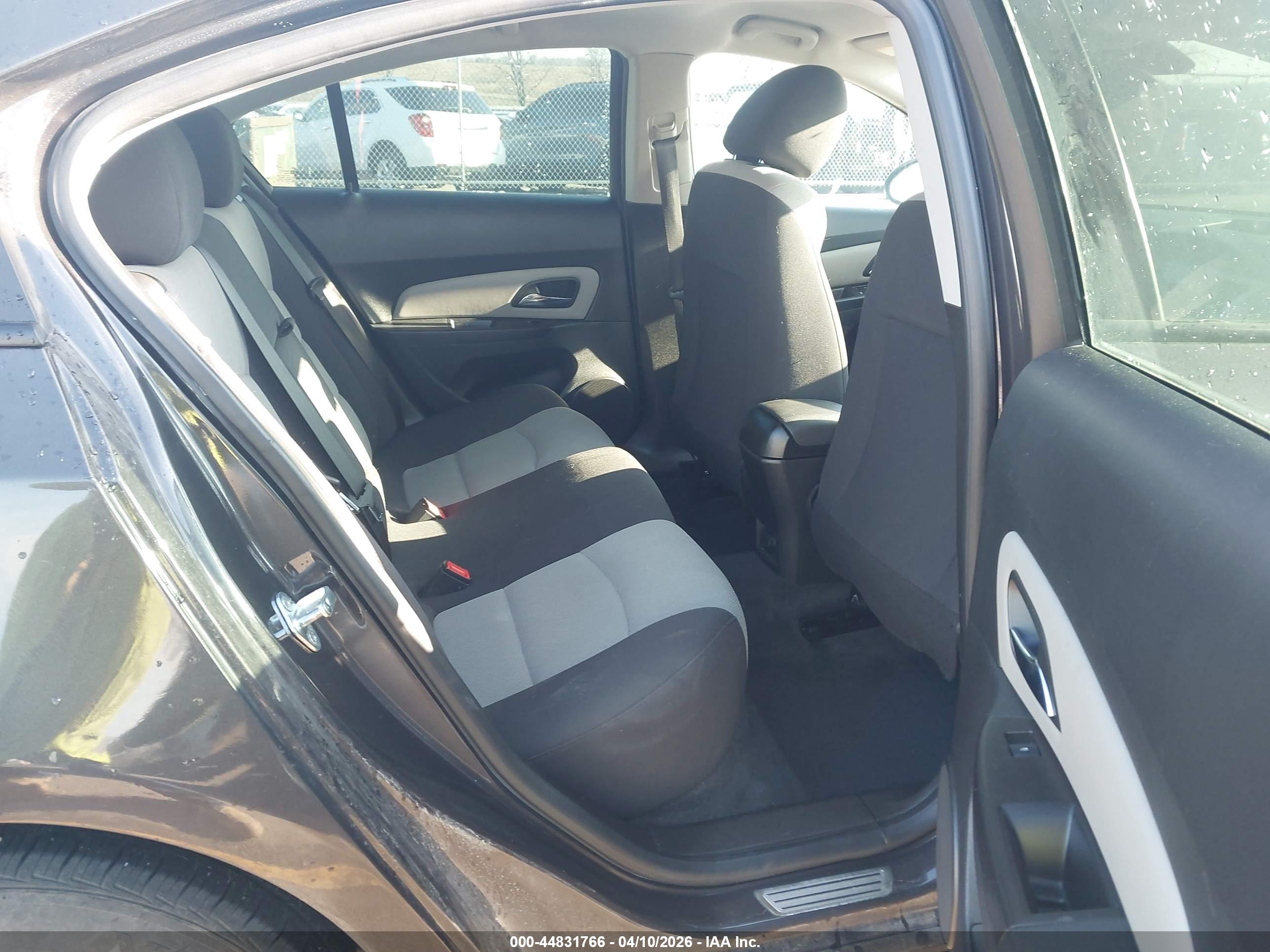 CHEVROLET CRUZE image 8