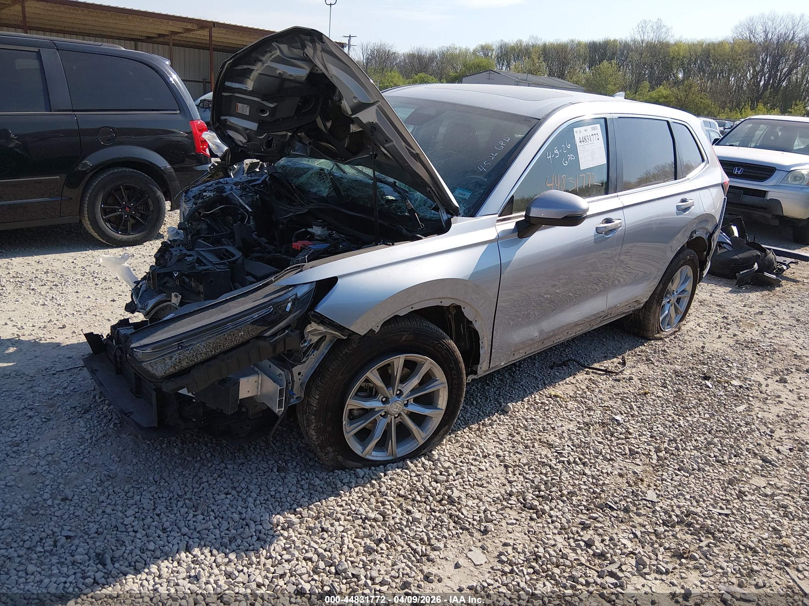 HONDA CR-V image 2