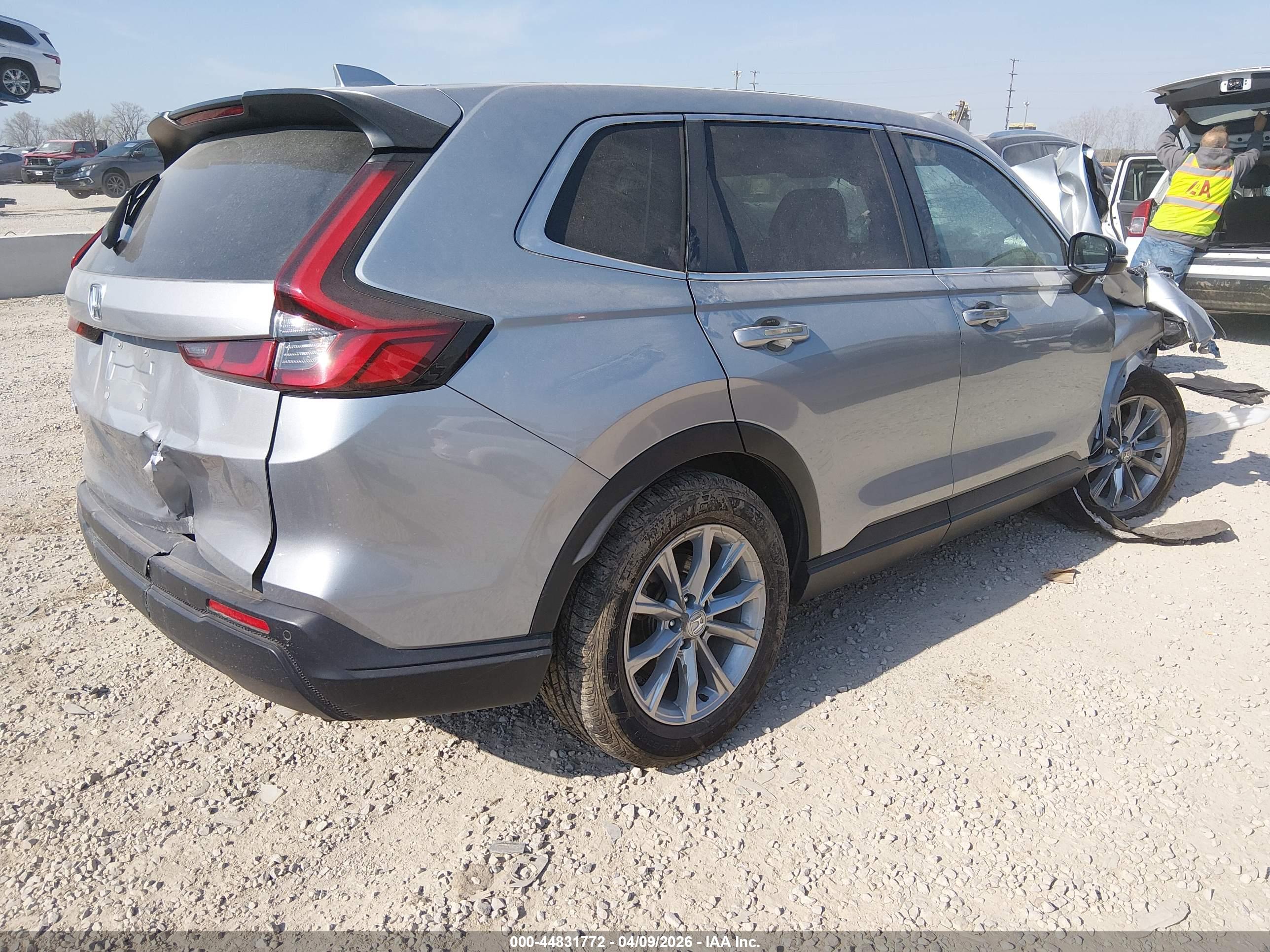 HONDA CR-V image 4