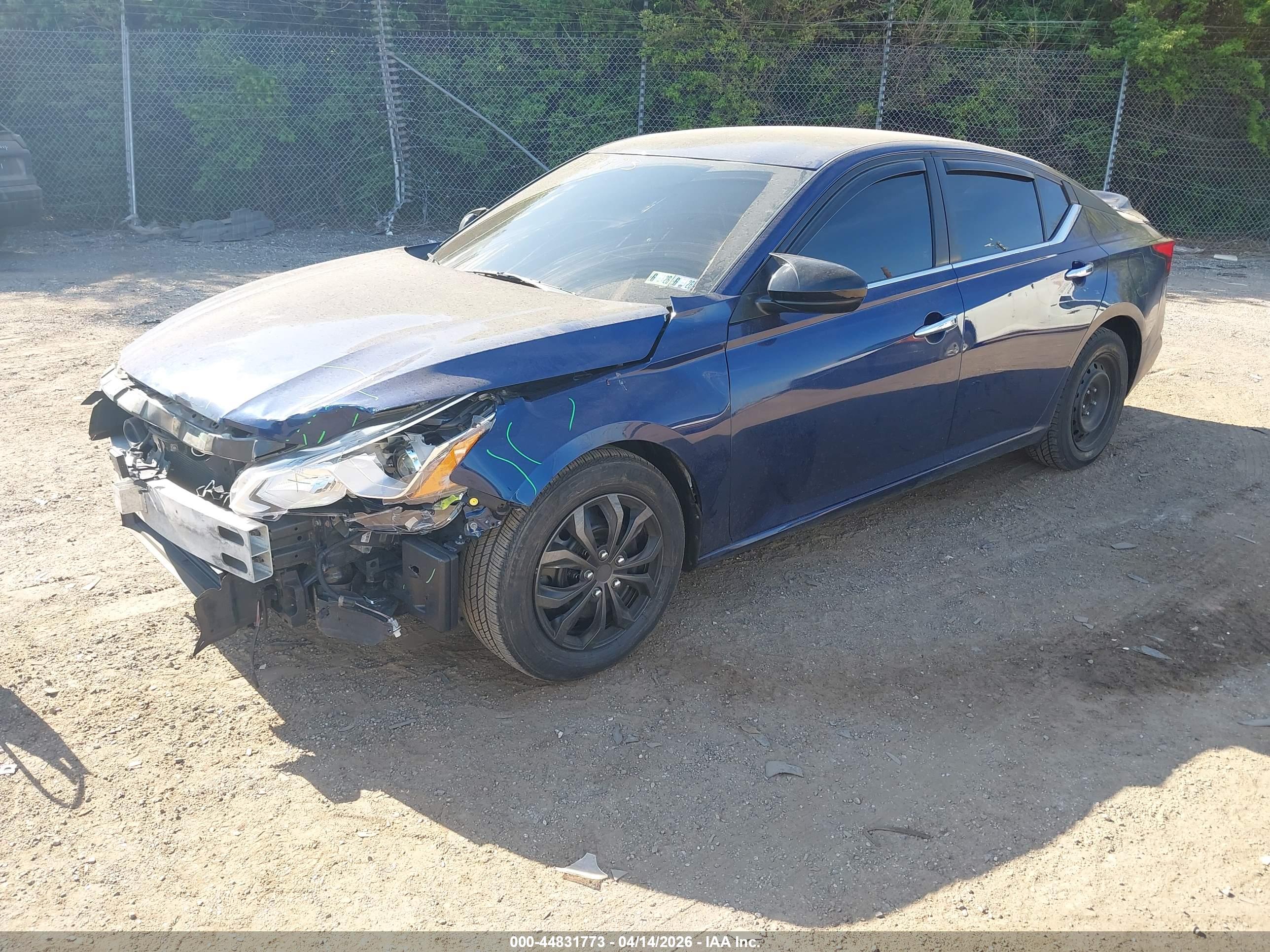 NISSAN ALTIMA image 2