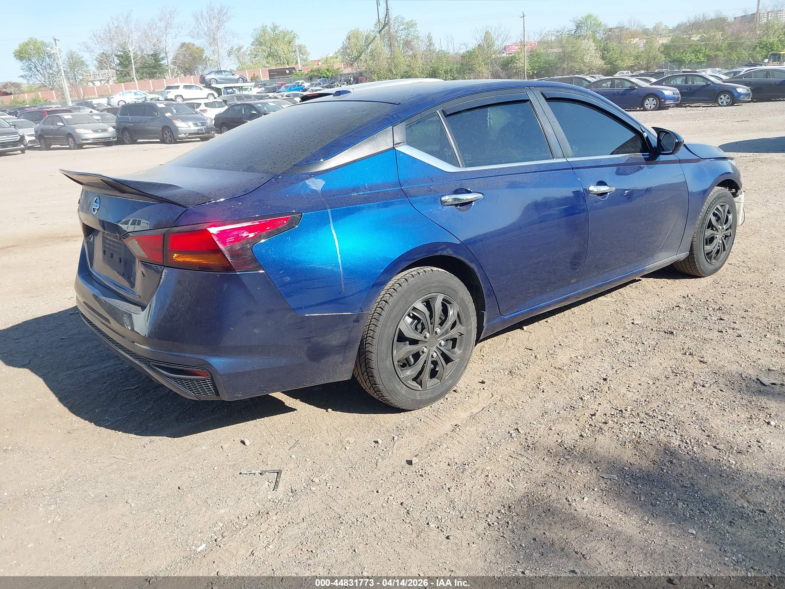 NISSAN ALTIMA image 4