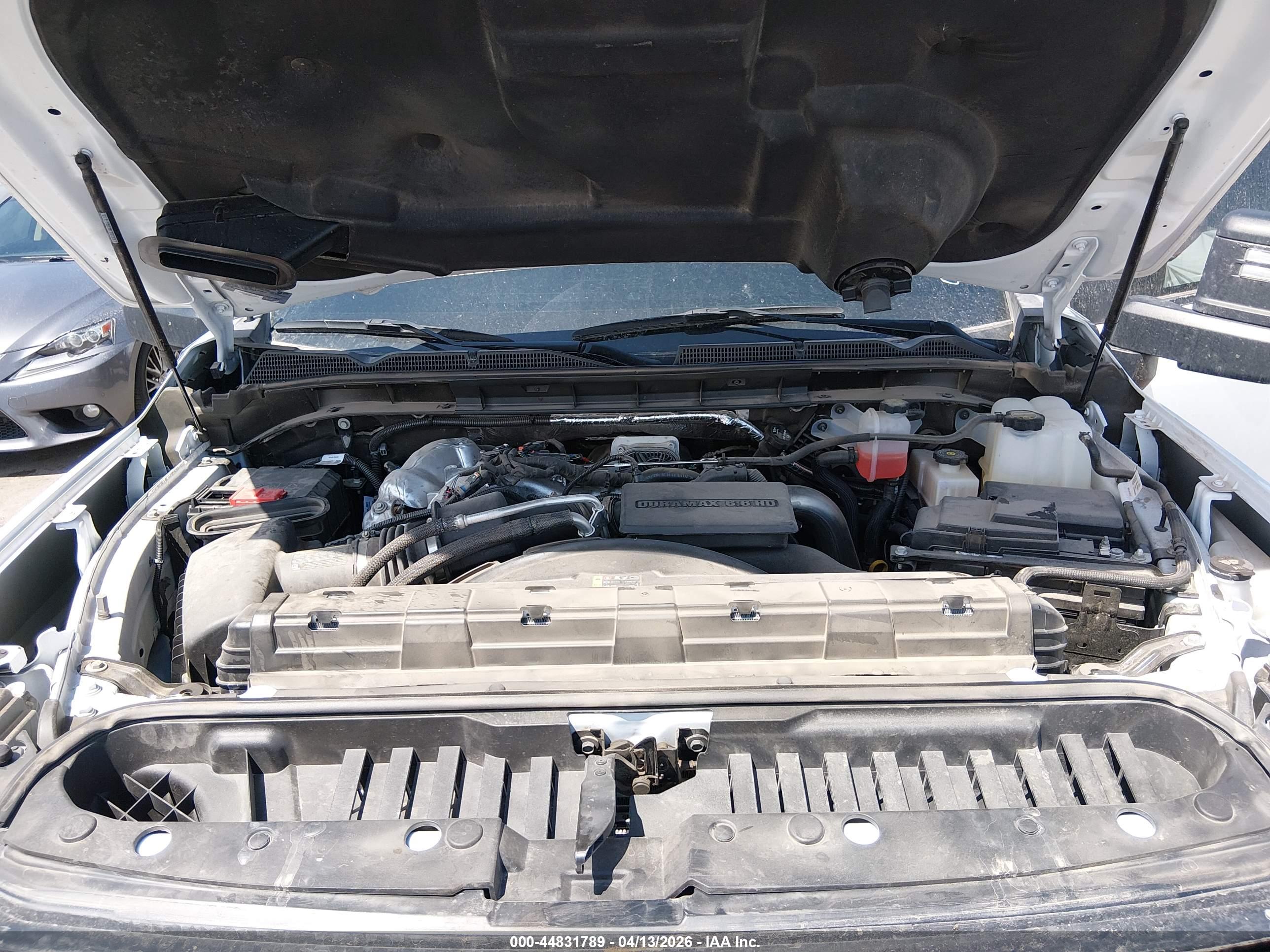 GMC SIERRA image 10