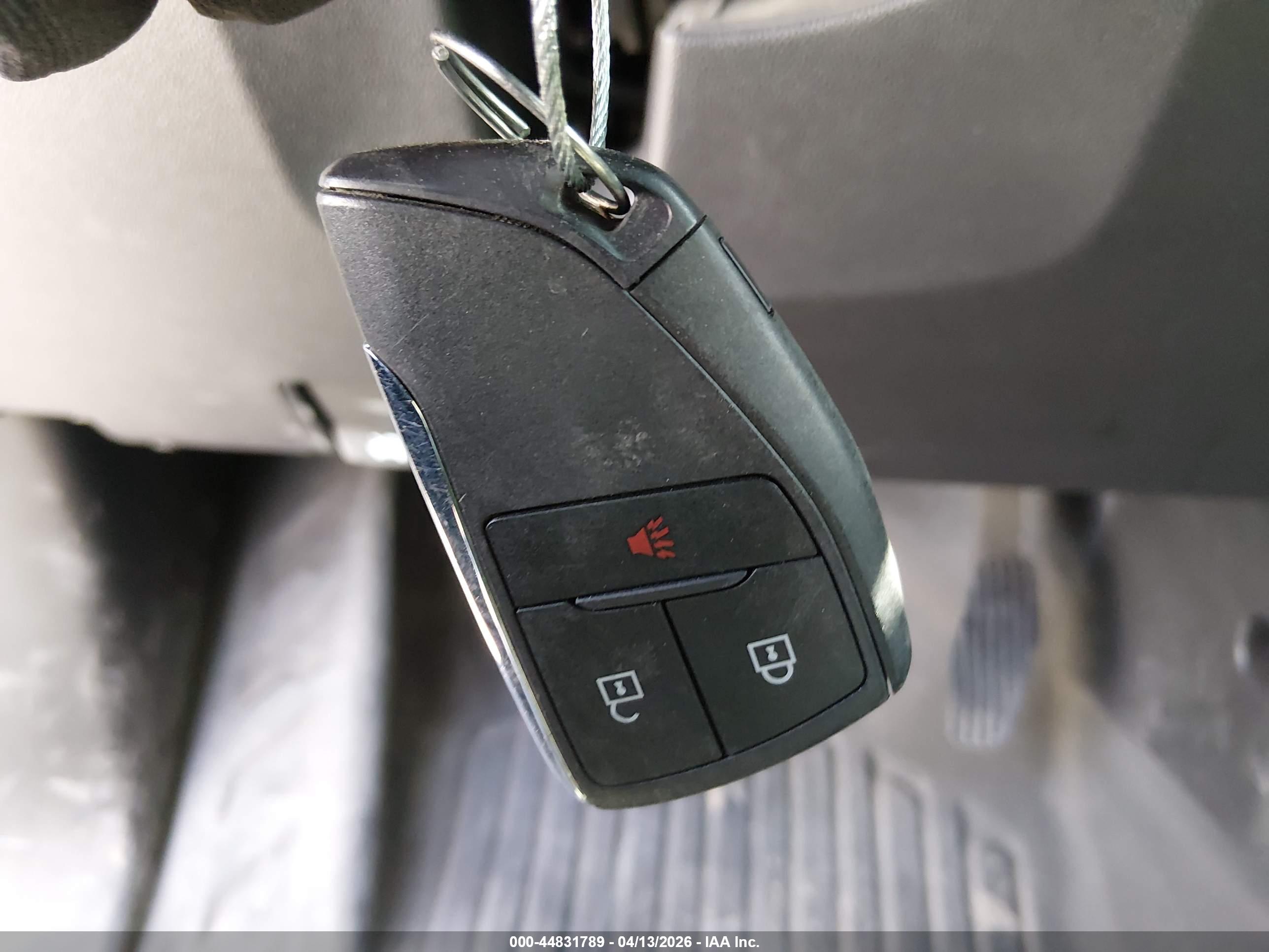 GMC SIERRA image 11