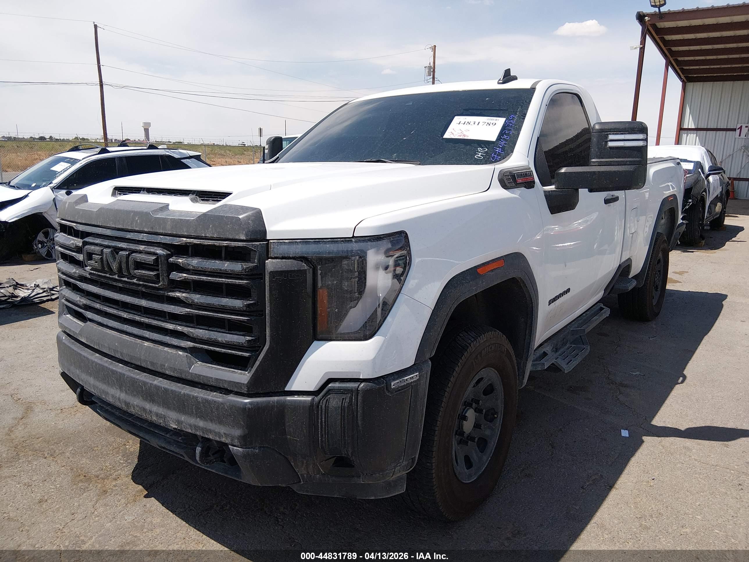 GMC SIERRA image 2