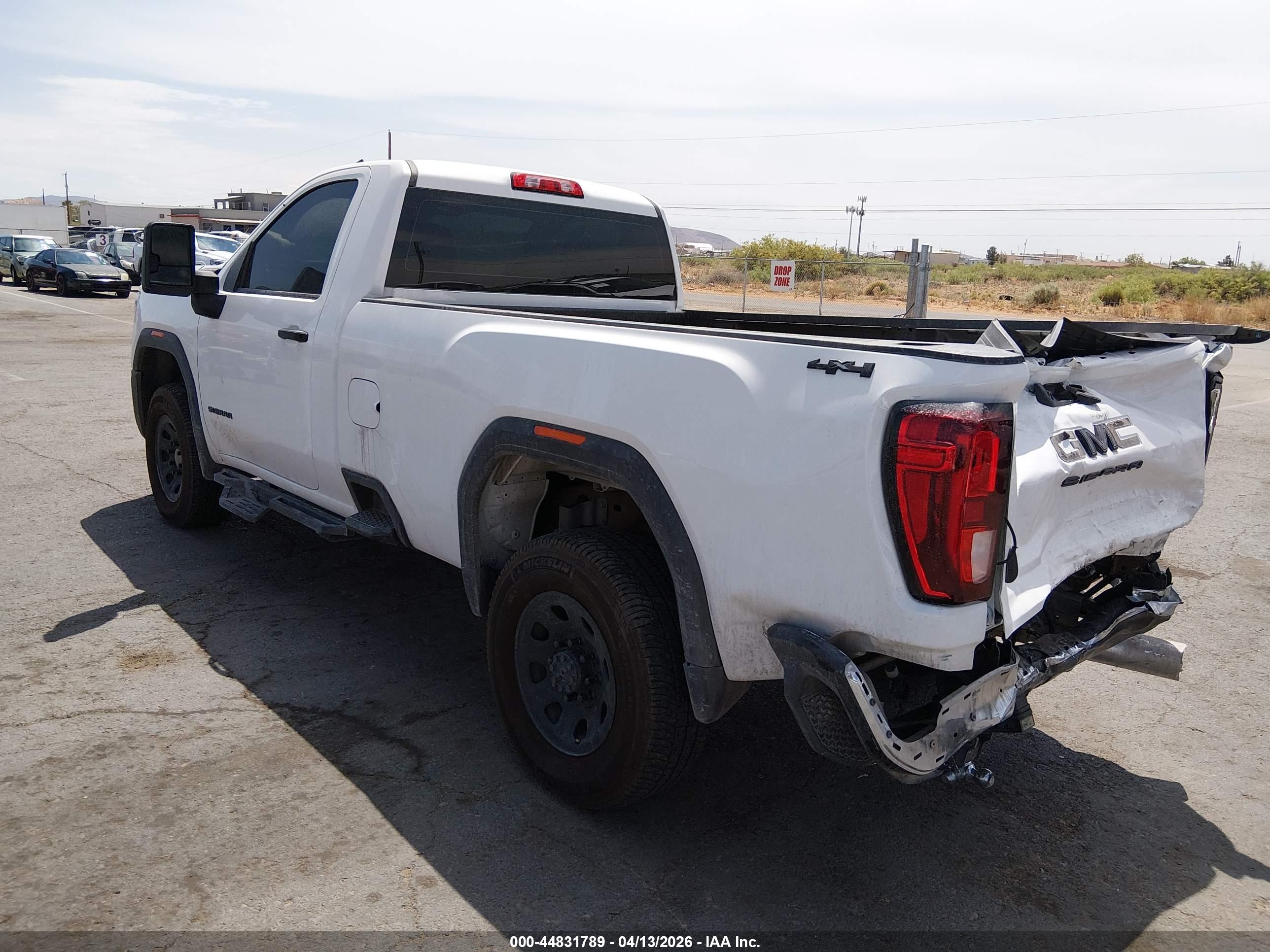 GMC SIERRA image 3