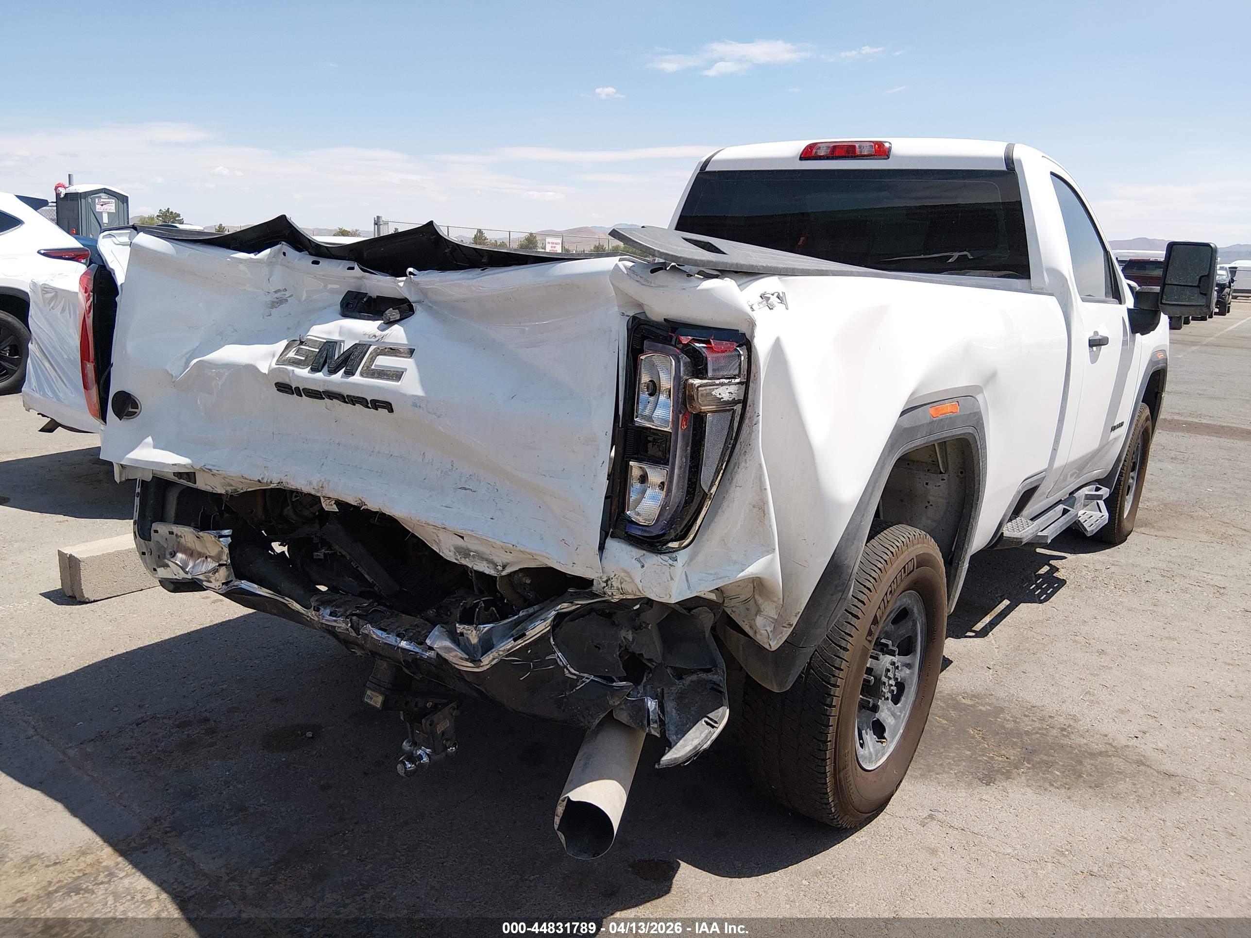 GMC SIERRA image 4