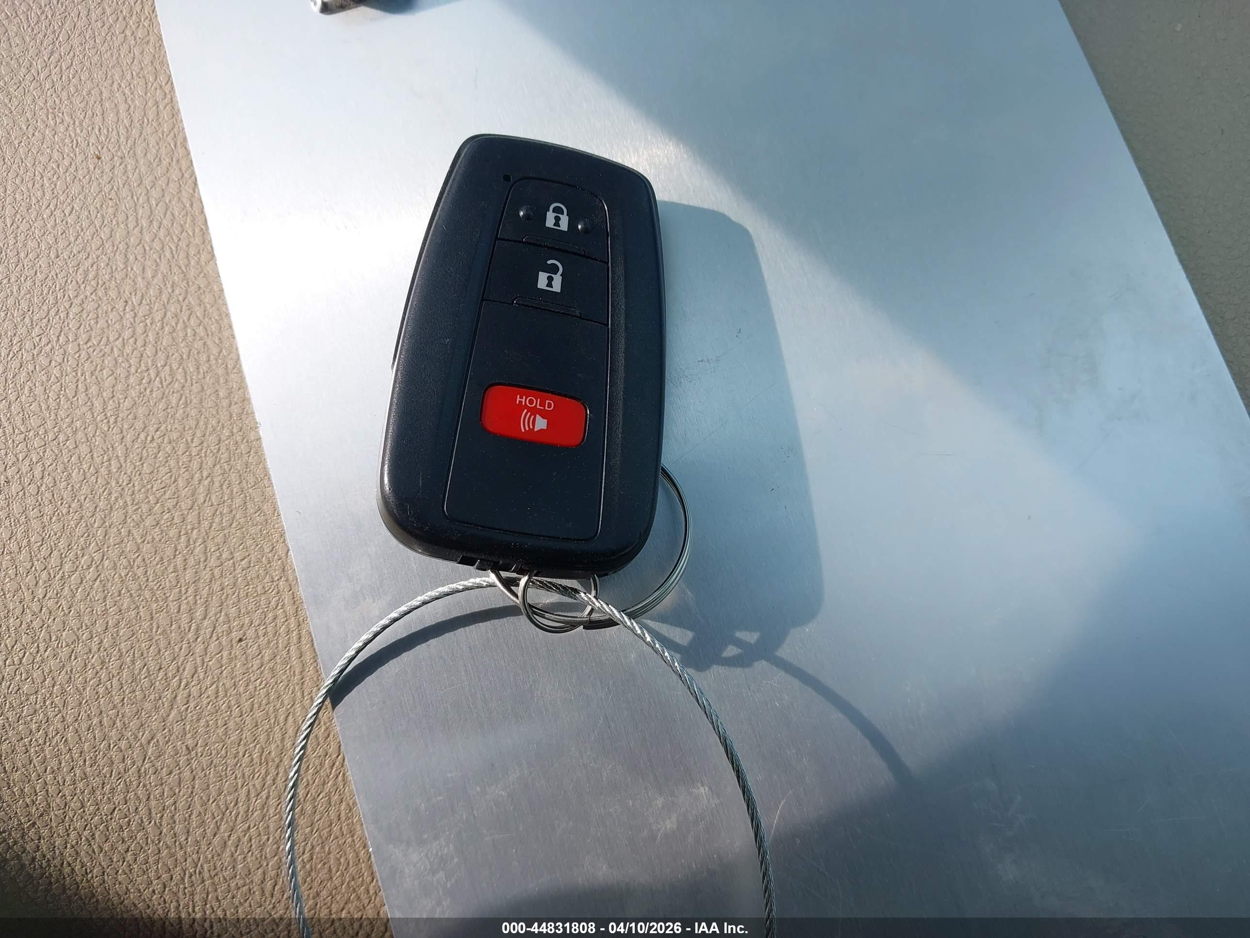 TOYOTA PRIUS image 11