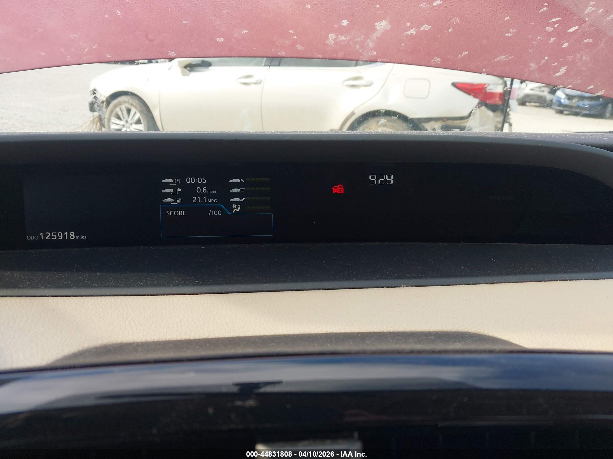 TOYOTA PRIUS image 7