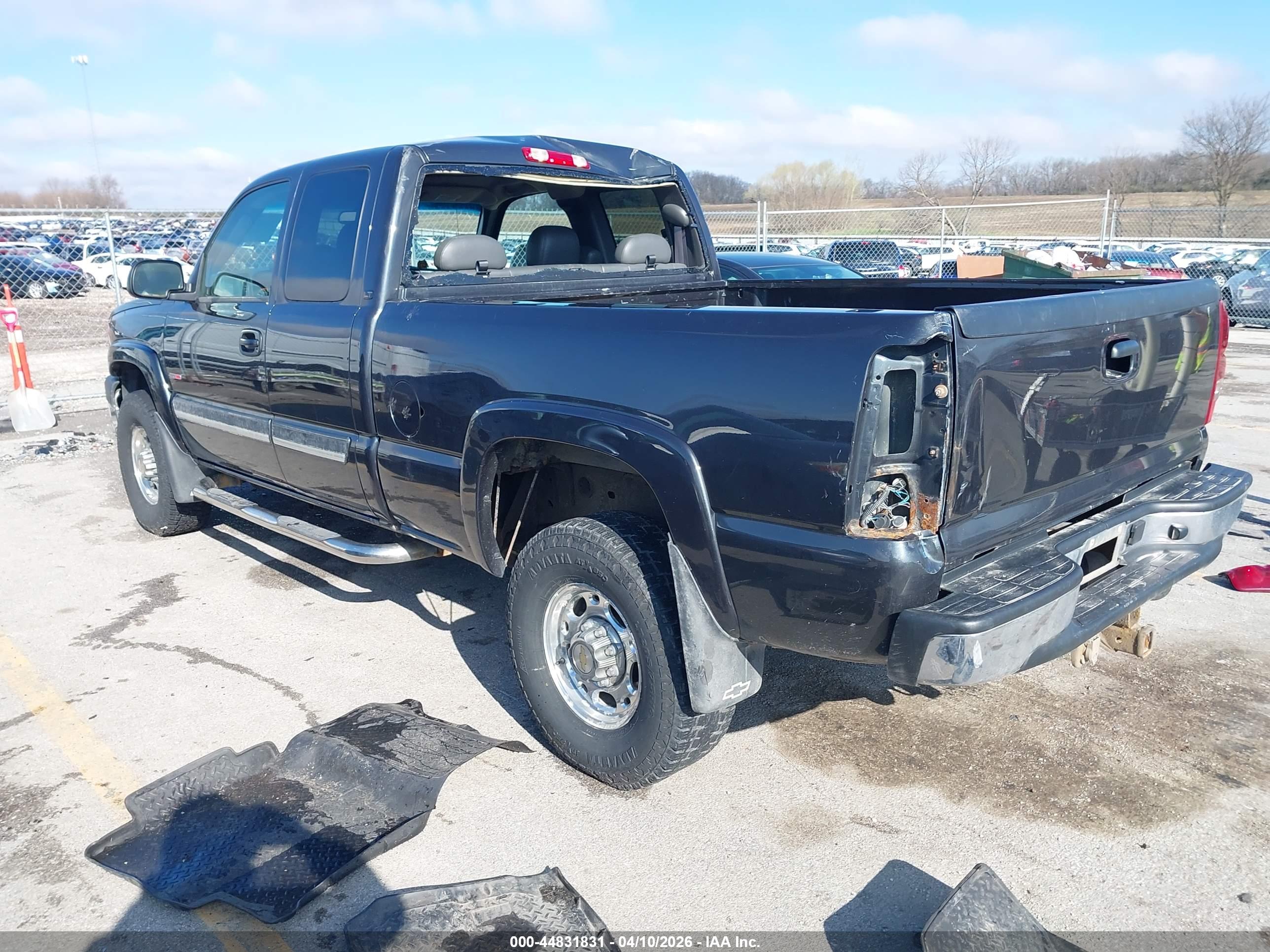 CHEVROLET SILVERADO image 3