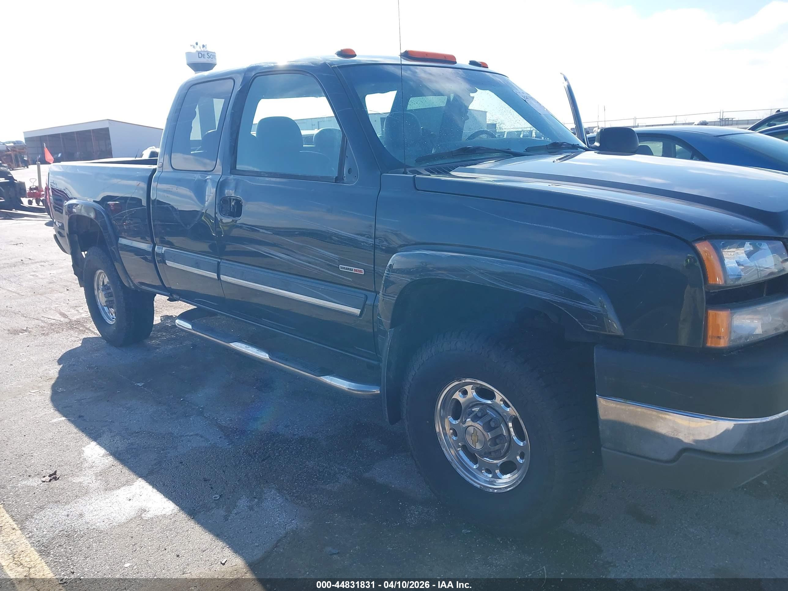 CHEVROLET SILVERADO image 6
