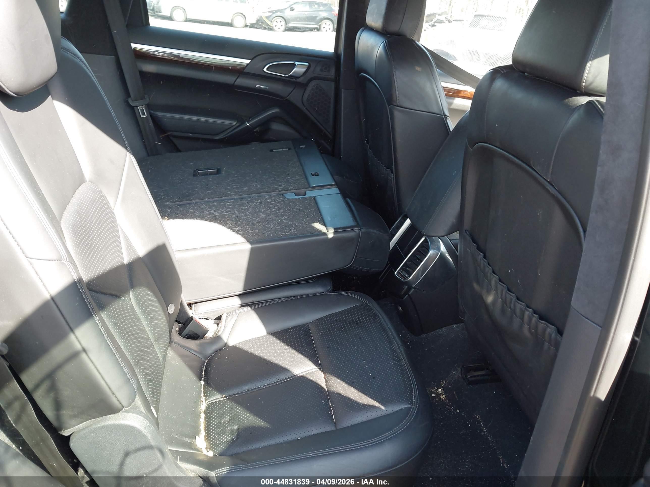 PORSCHE CAYENNE image 8