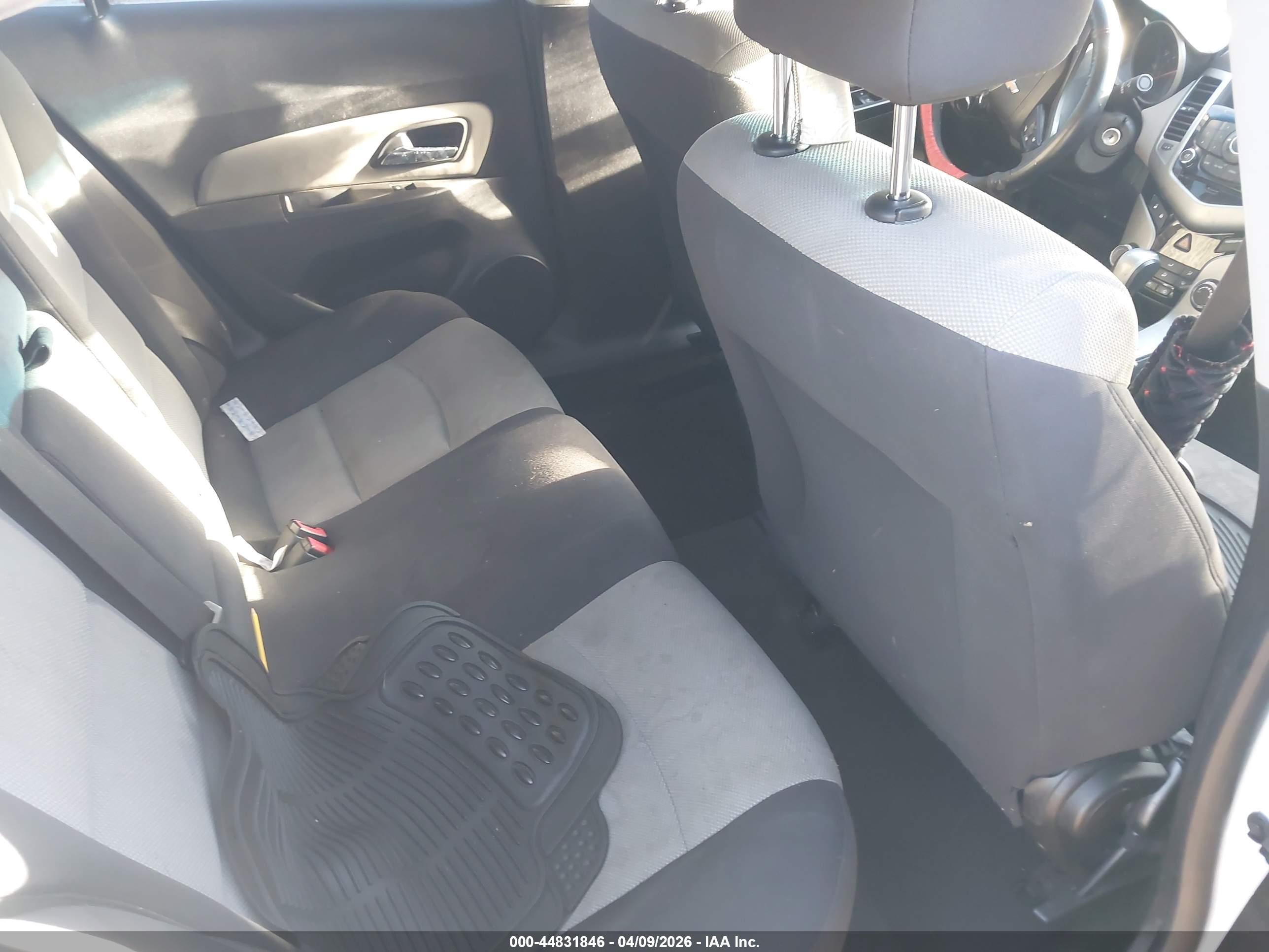 CHEVROLET CRUZE image 8