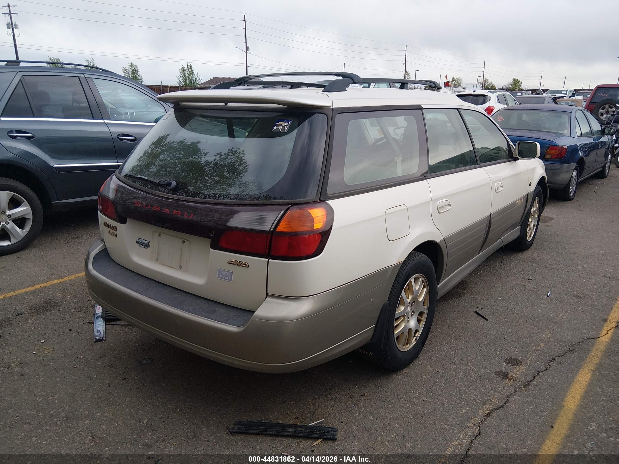 SUBARU OUTBACK image 4