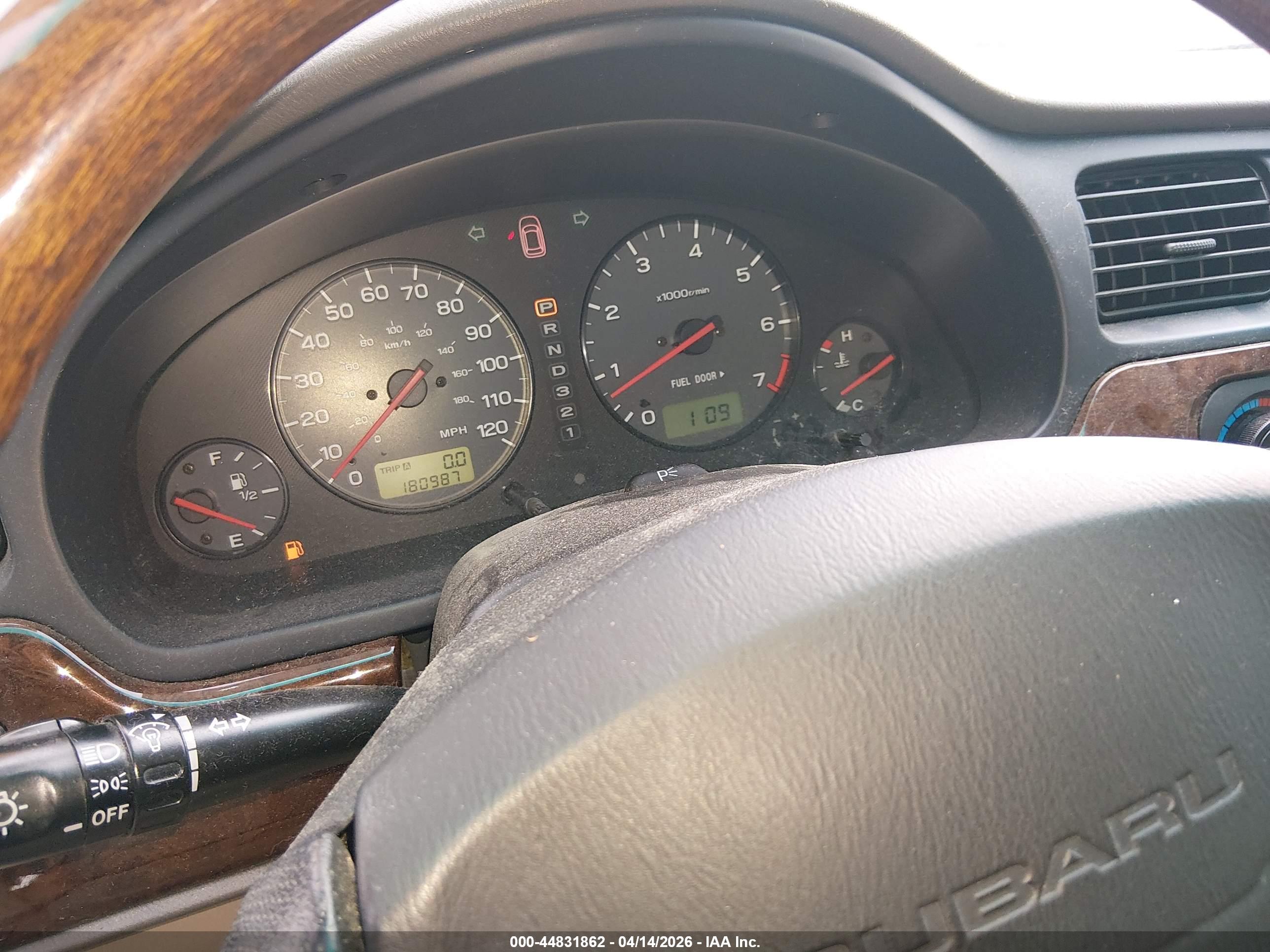 SUBARU OUTBACK image 7