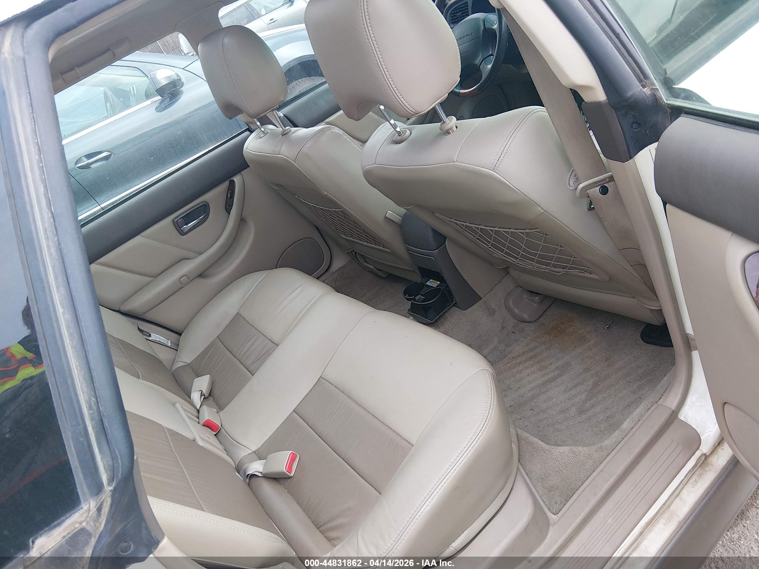 SUBARU OUTBACK image 8