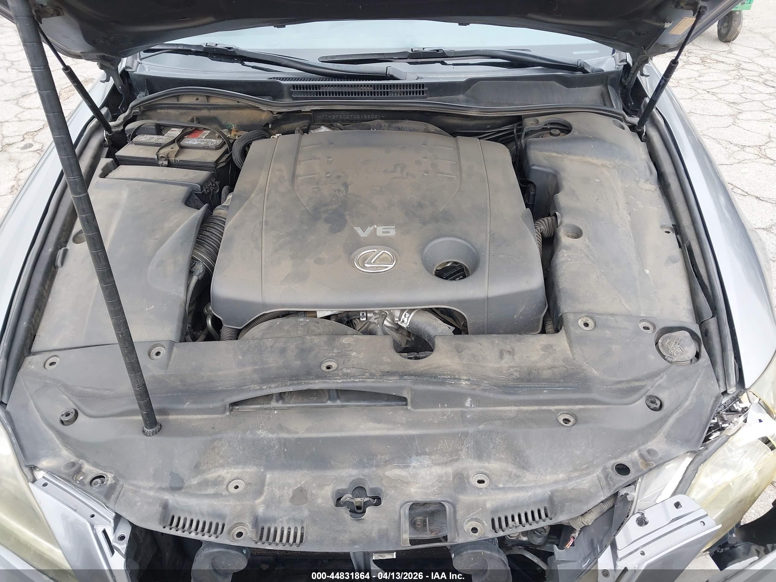 LEXUS IS image 10