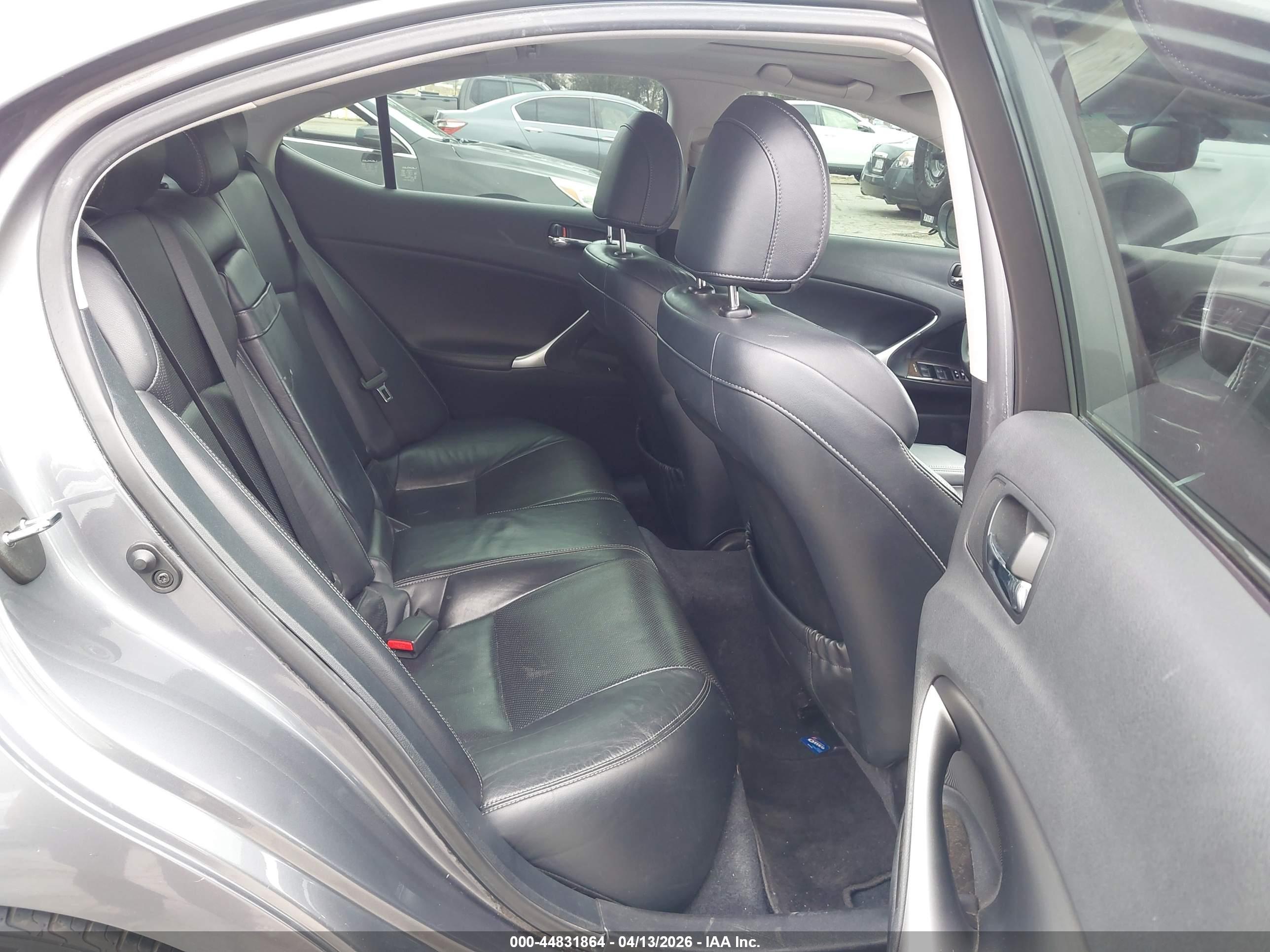 LEXUS IS image 8