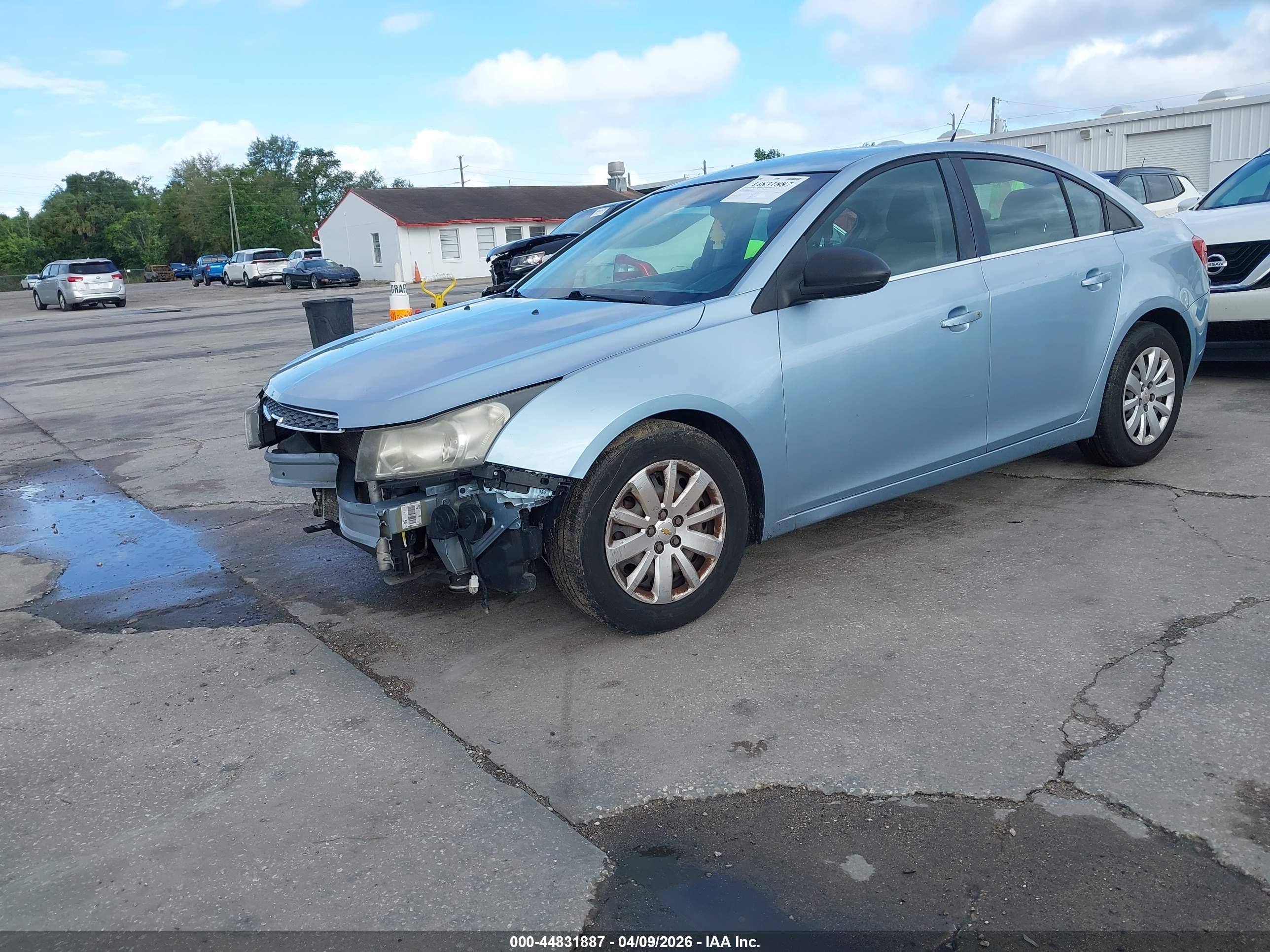 CHEVROLET CRUZE image 2