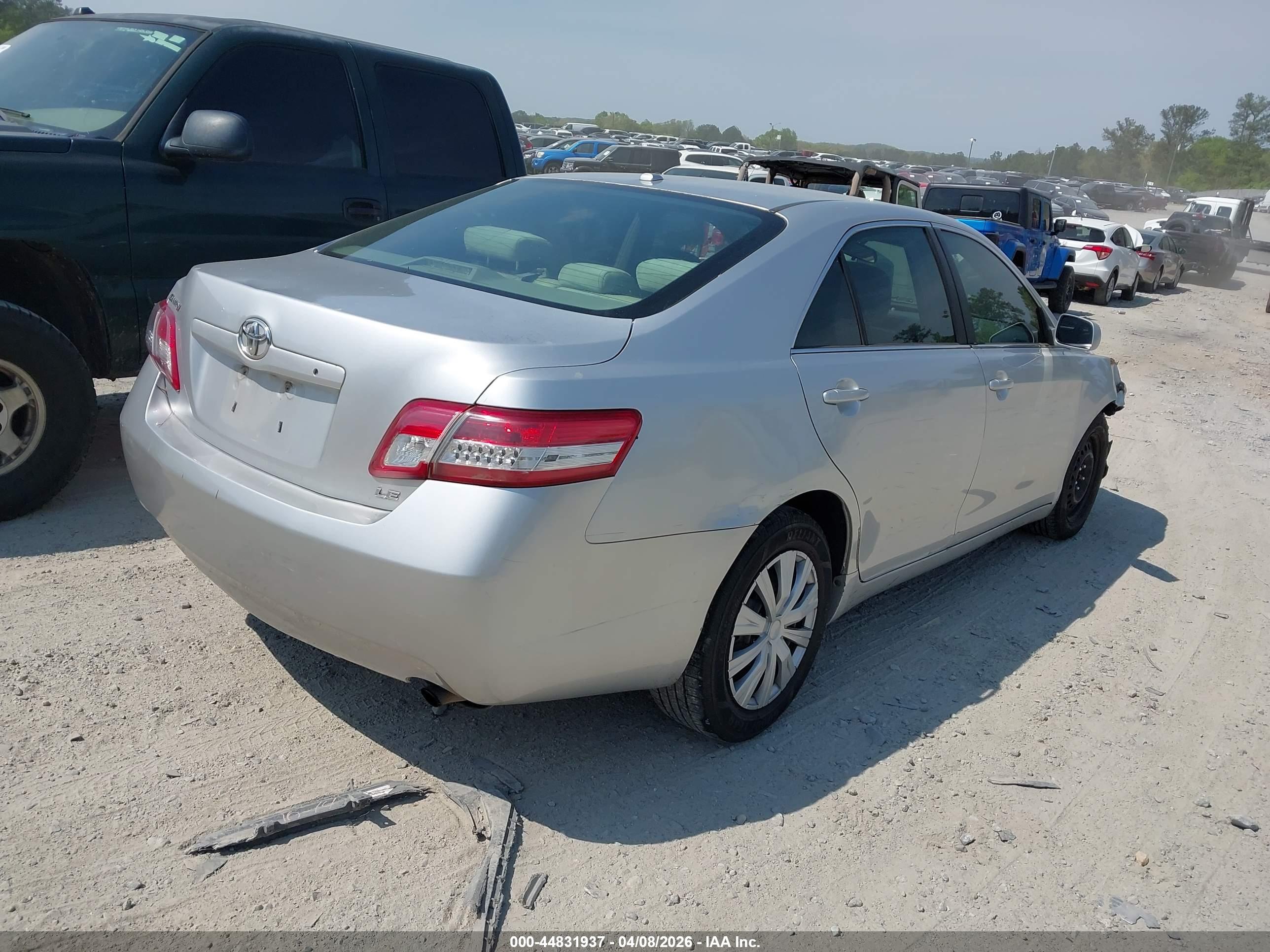 TOYOTA CAMRY image 4